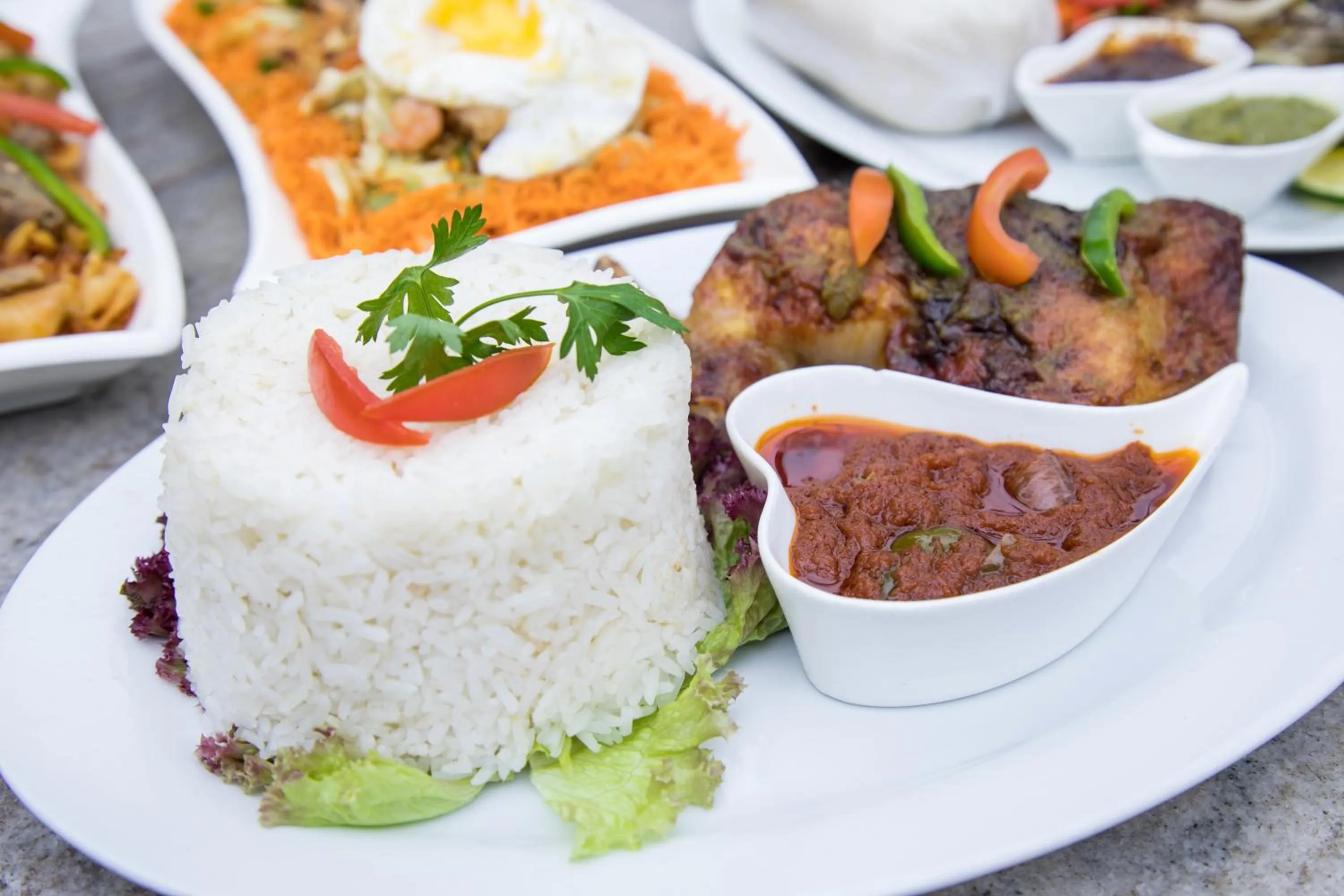 Restaurant/places to eat in Paloma Hotel Ring Road