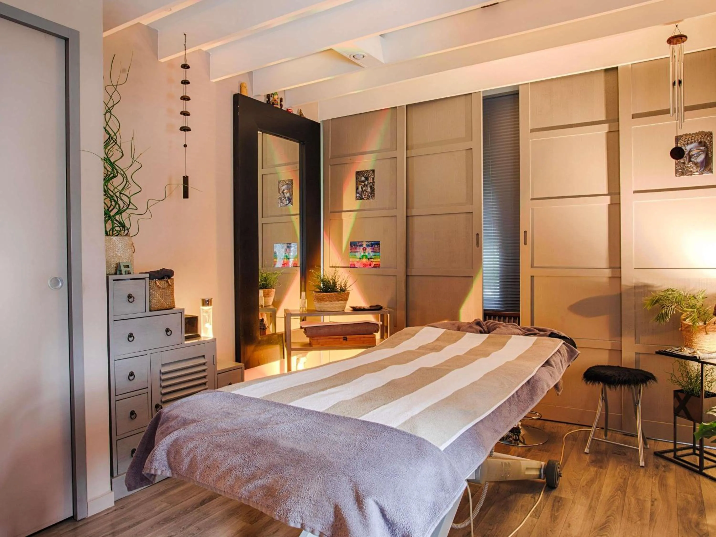 Spa and wellness centre/facilities, Bed in Mercure Cabourg Hôtel & Spa