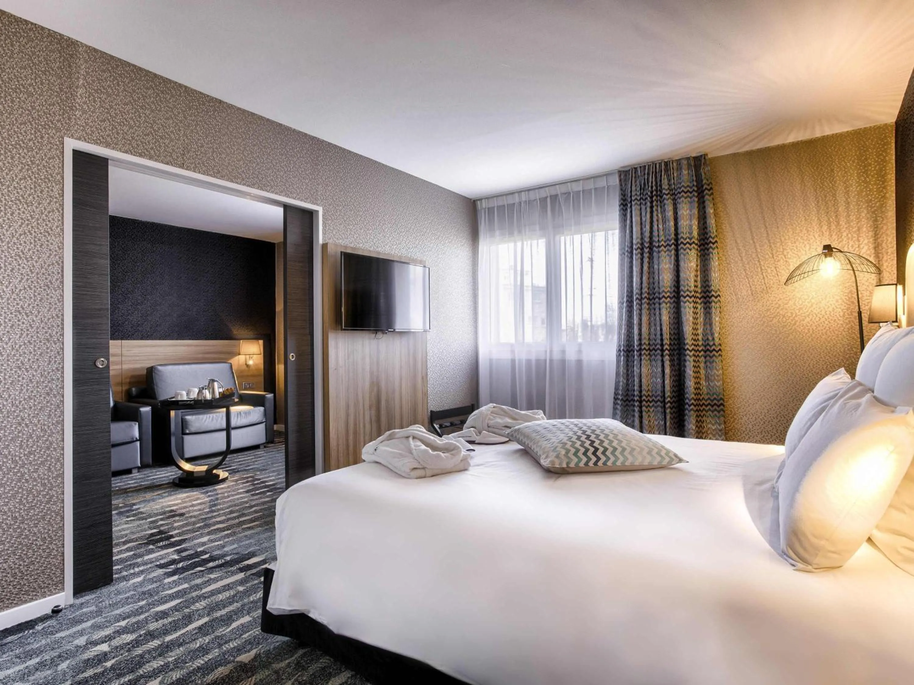 Bedroom, Bed in Mercure Cabourg Hôtel & Spa