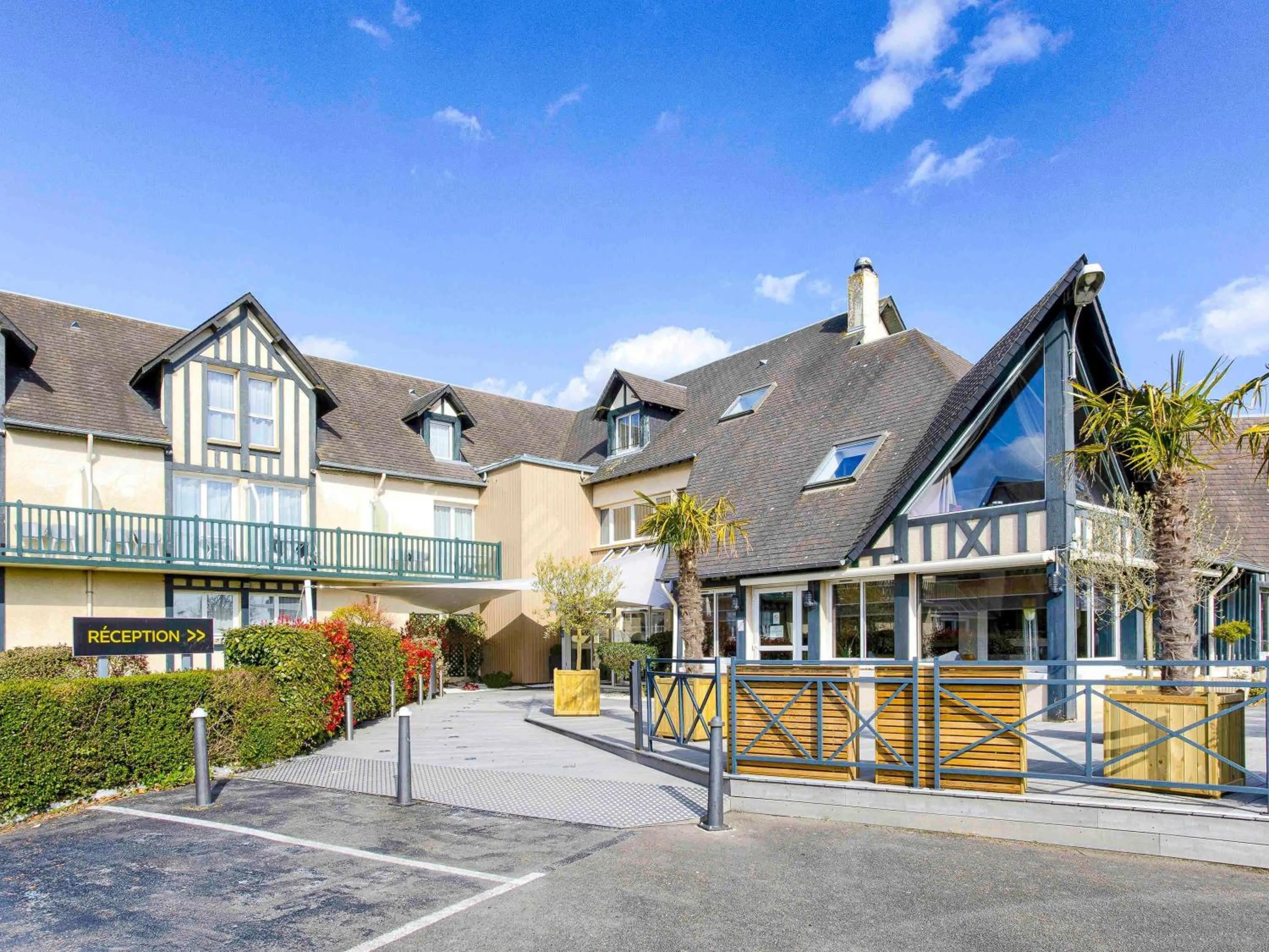 Property building in Mercure Cabourg Hôtel & Spa