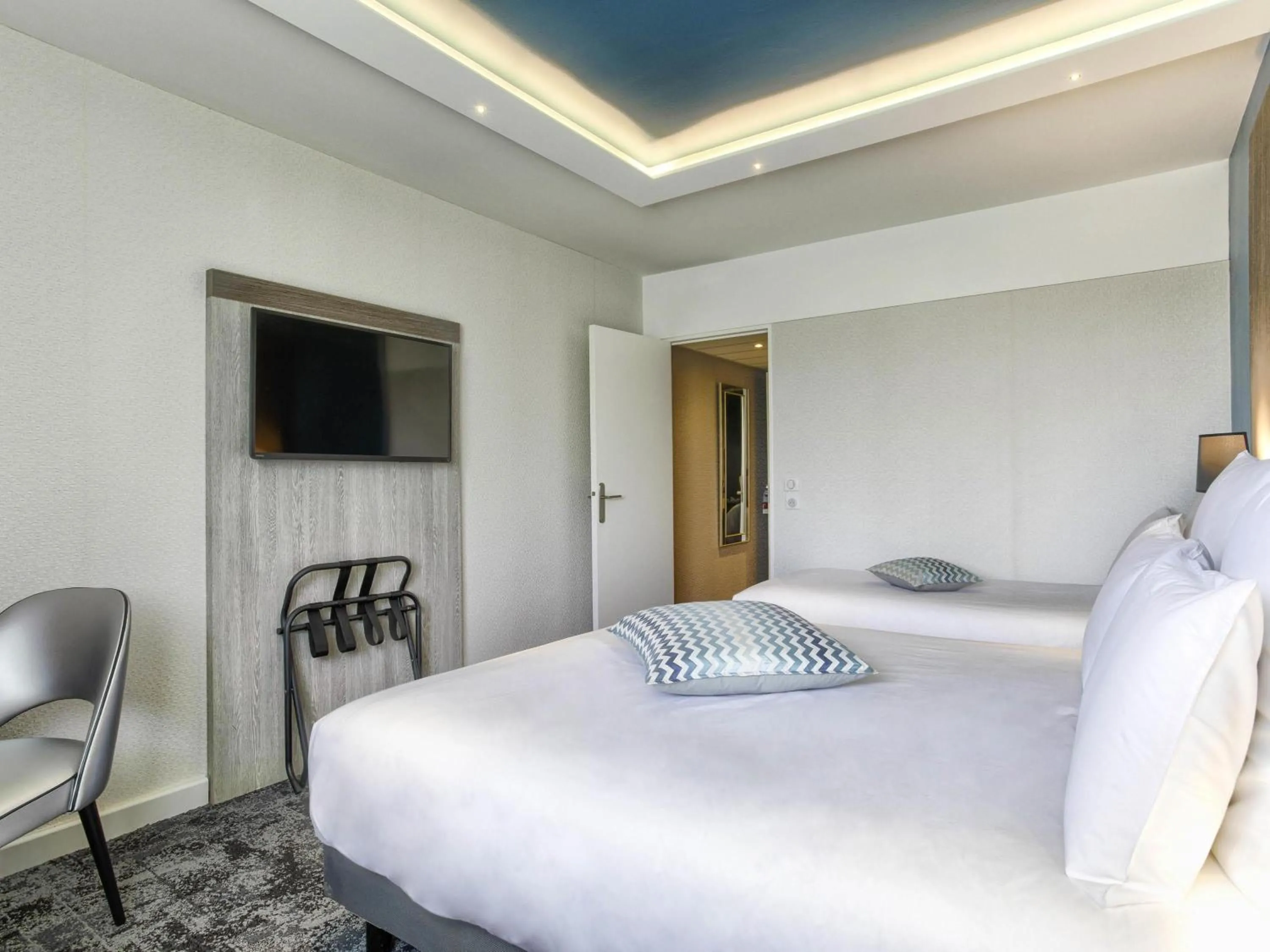 Bedroom, Bed in Mercure Cabourg Hôtel & Spa