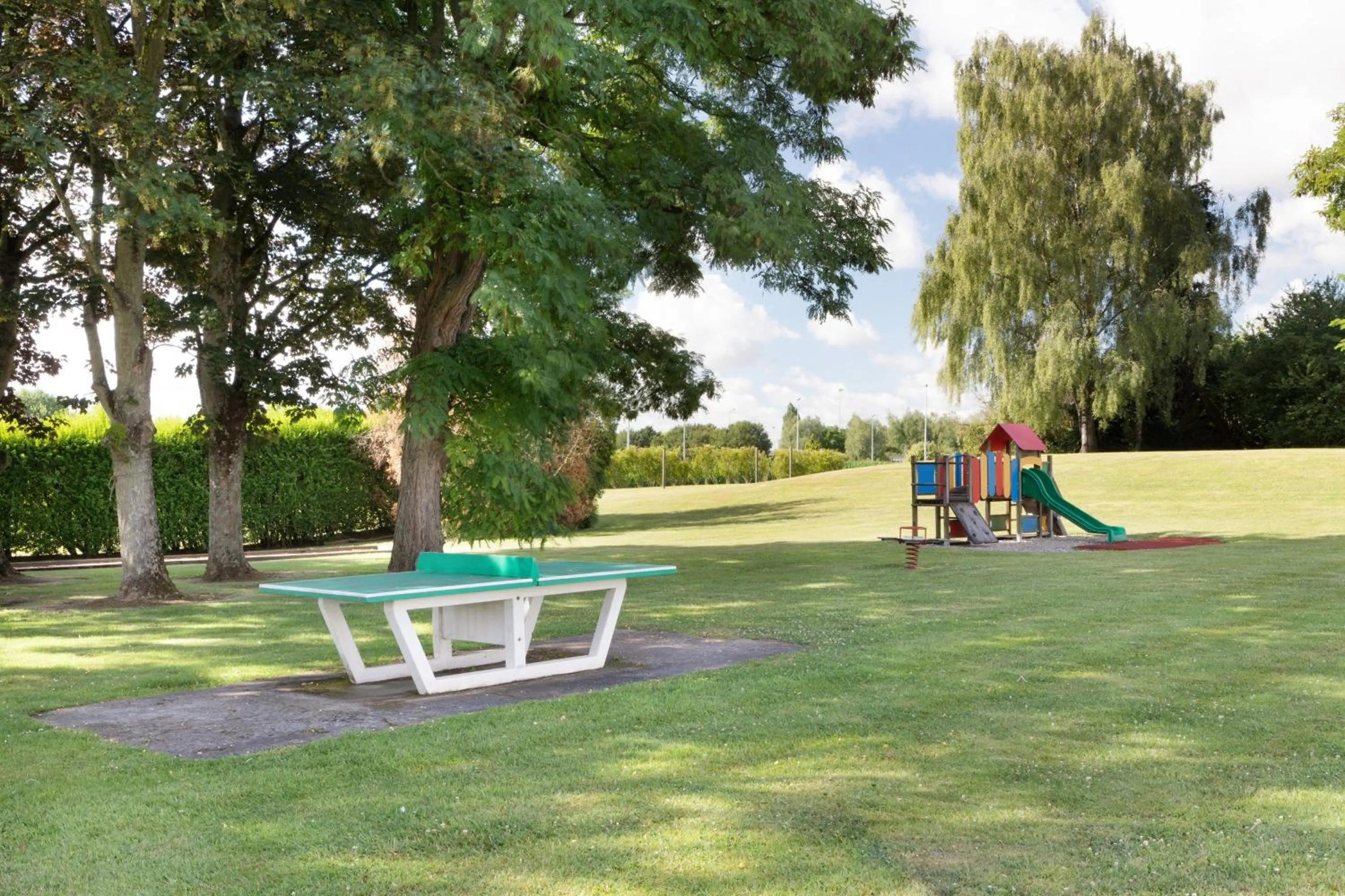 Lobby or reception in Holiday Inn Lille Ouest Englos by IHG