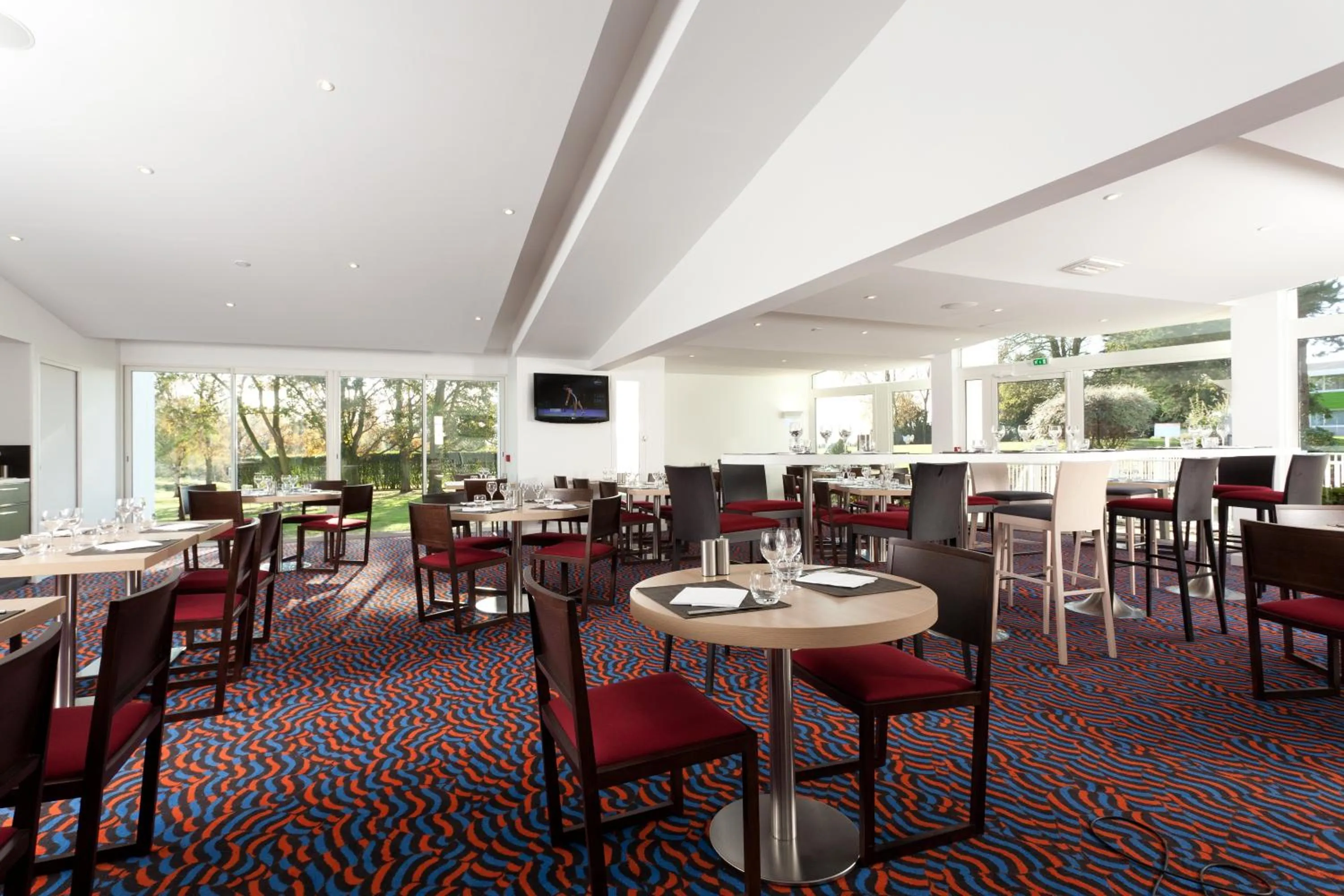 Restaurant/places to eat in Holiday Inn Lille Ouest Englos by IHG