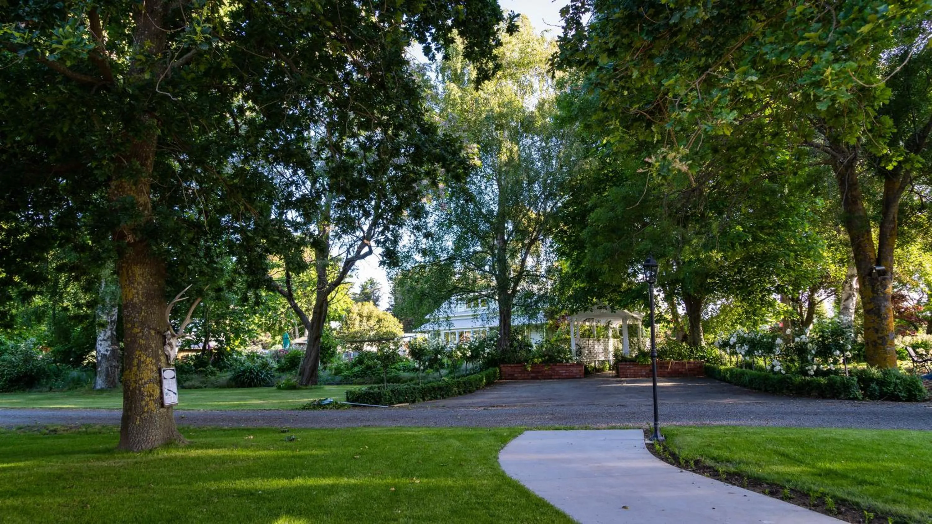 Garden in The Jolly Poacher Retreat