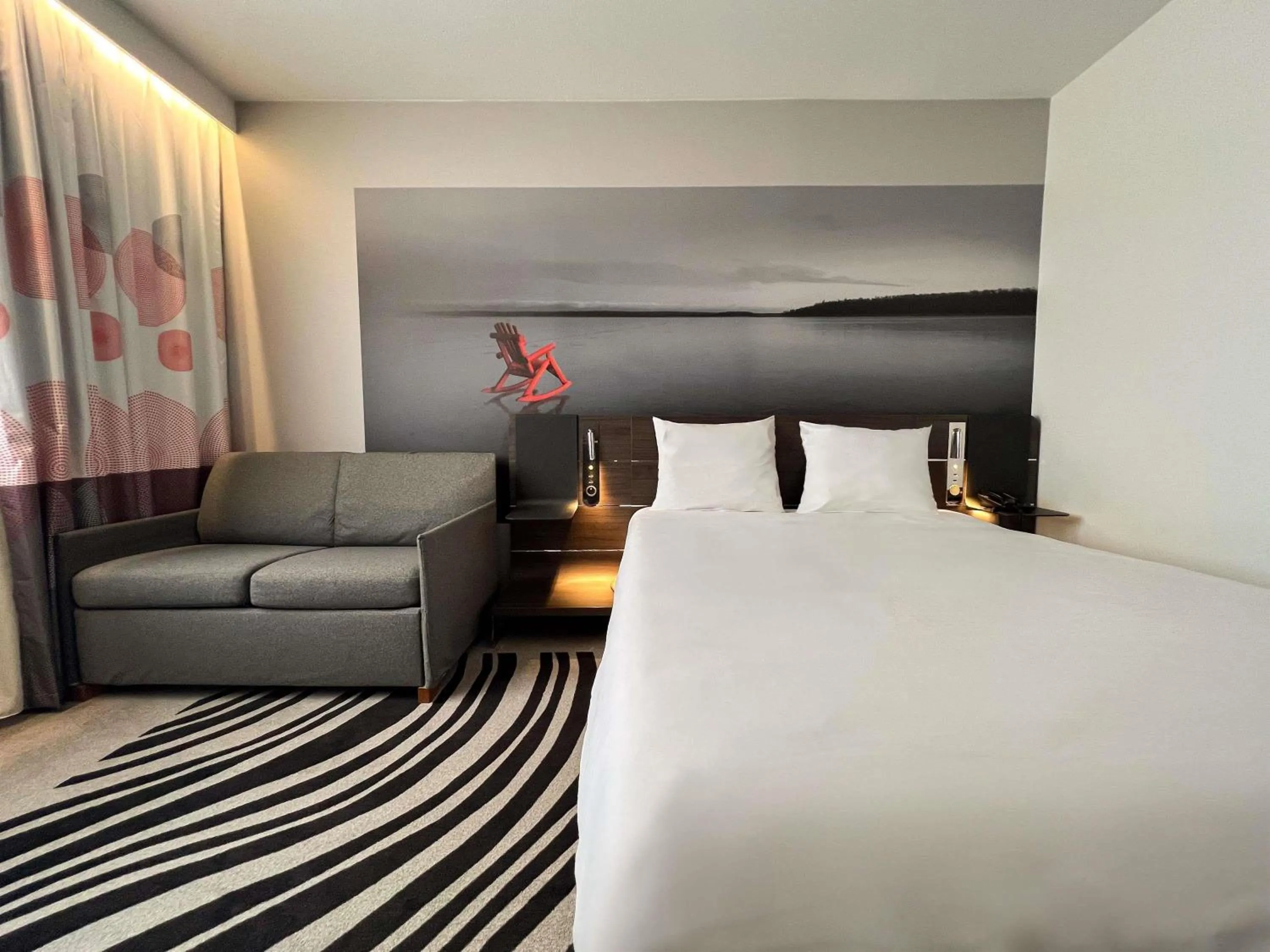 Bedroom, Bed in Novotel Limoges Le Lac