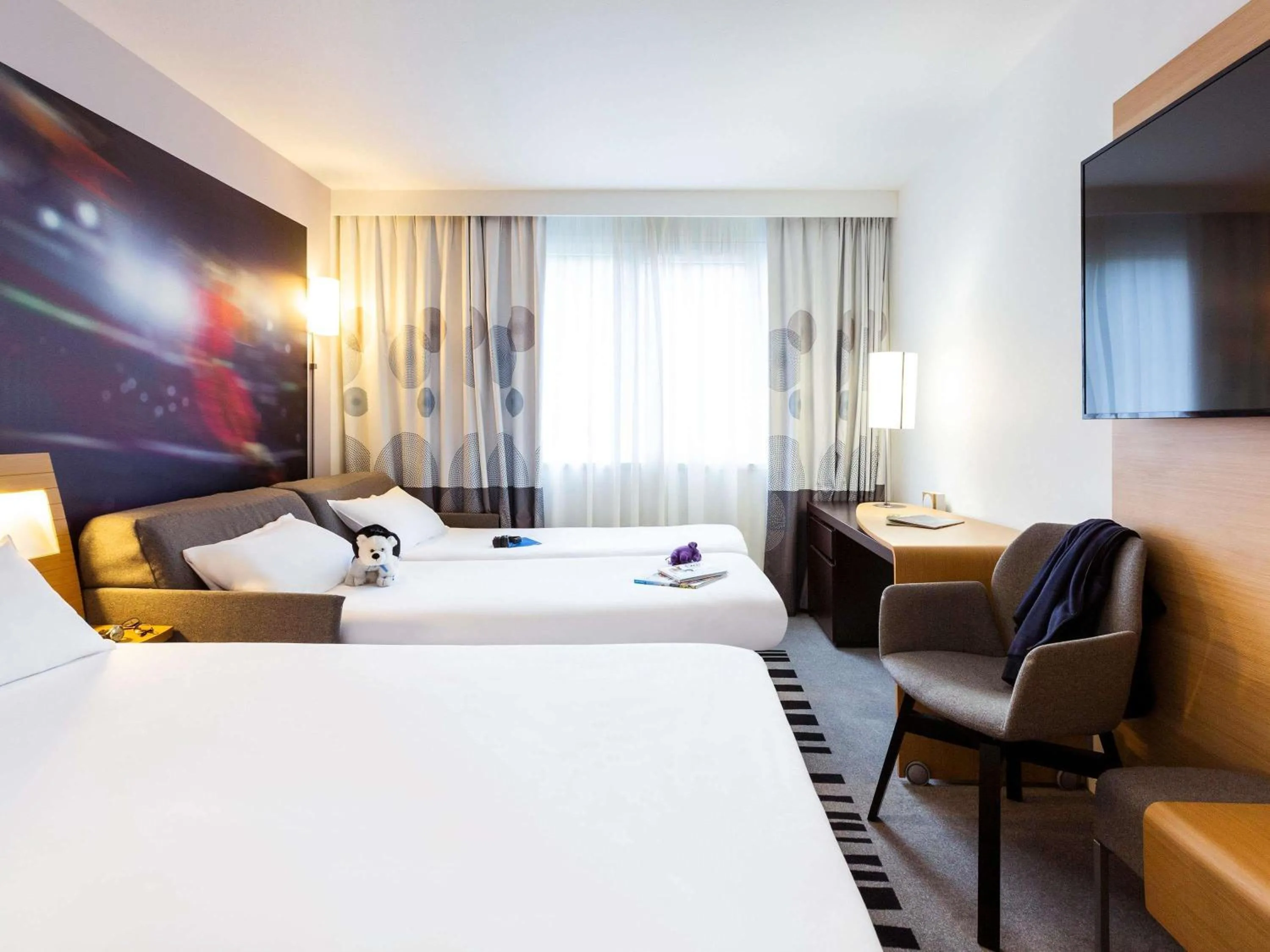 Bedroom, Bed in Novotel Limoges Le Lac