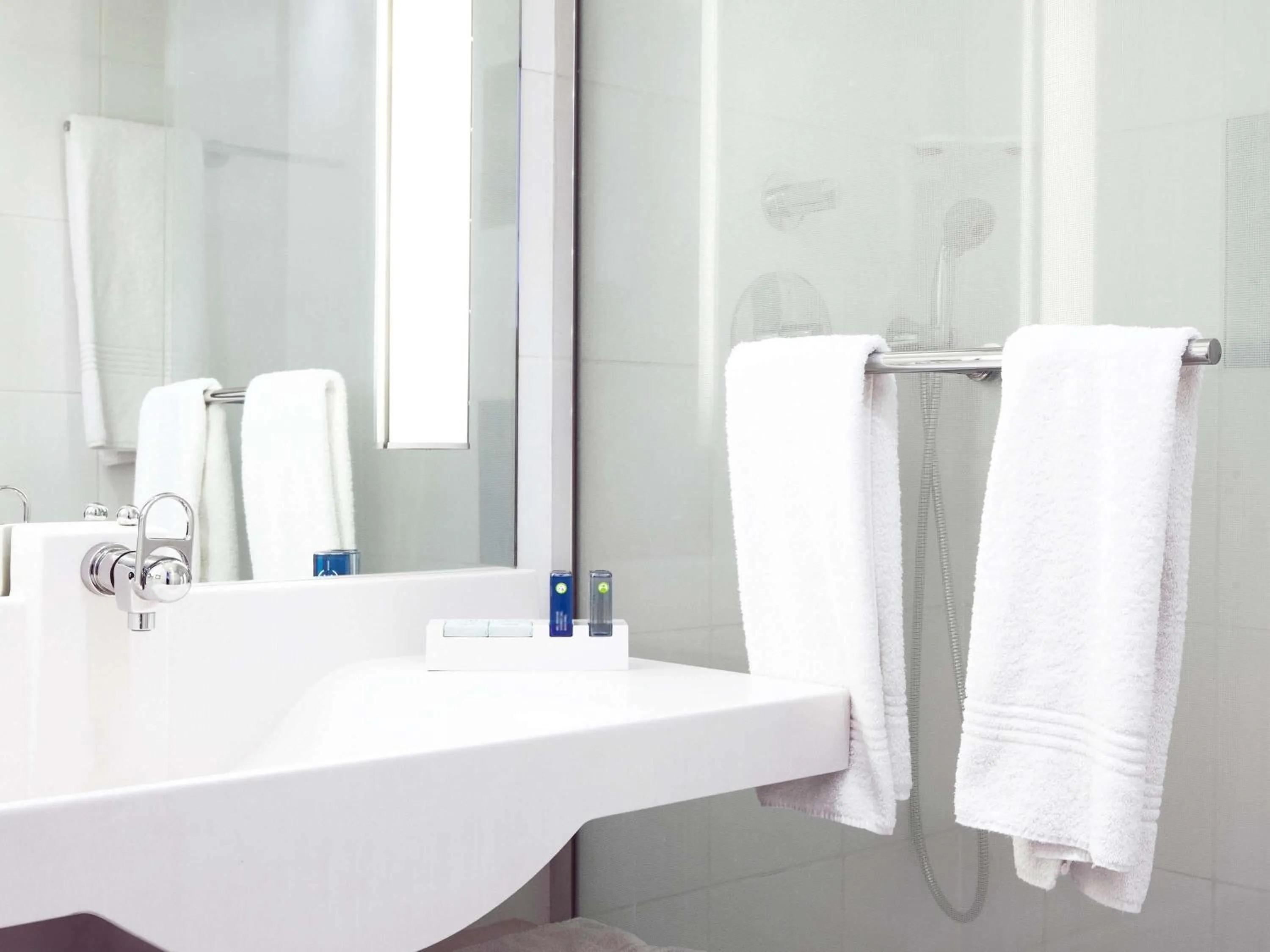 Bedroom in Novotel Limoges Le Lac