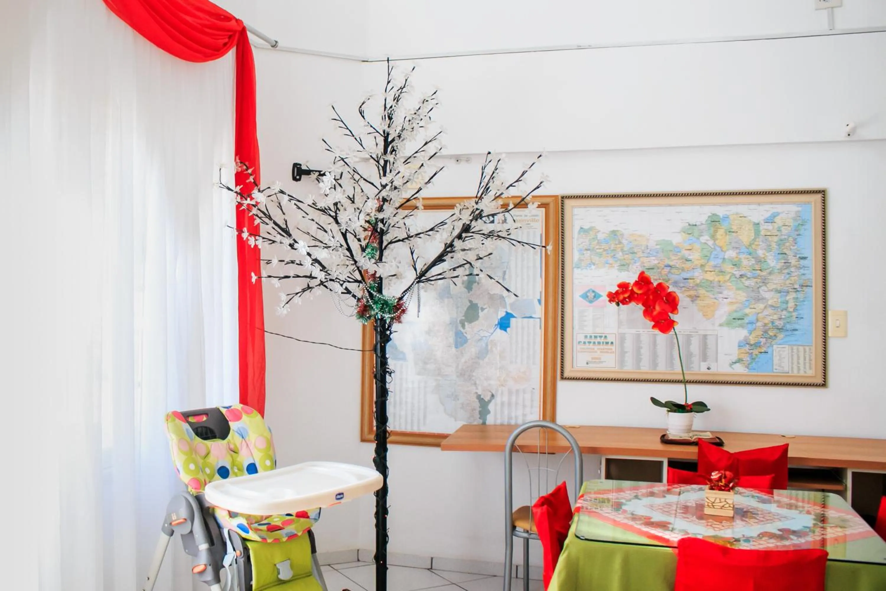 Restaurant/places to eat in Hotel Palugi