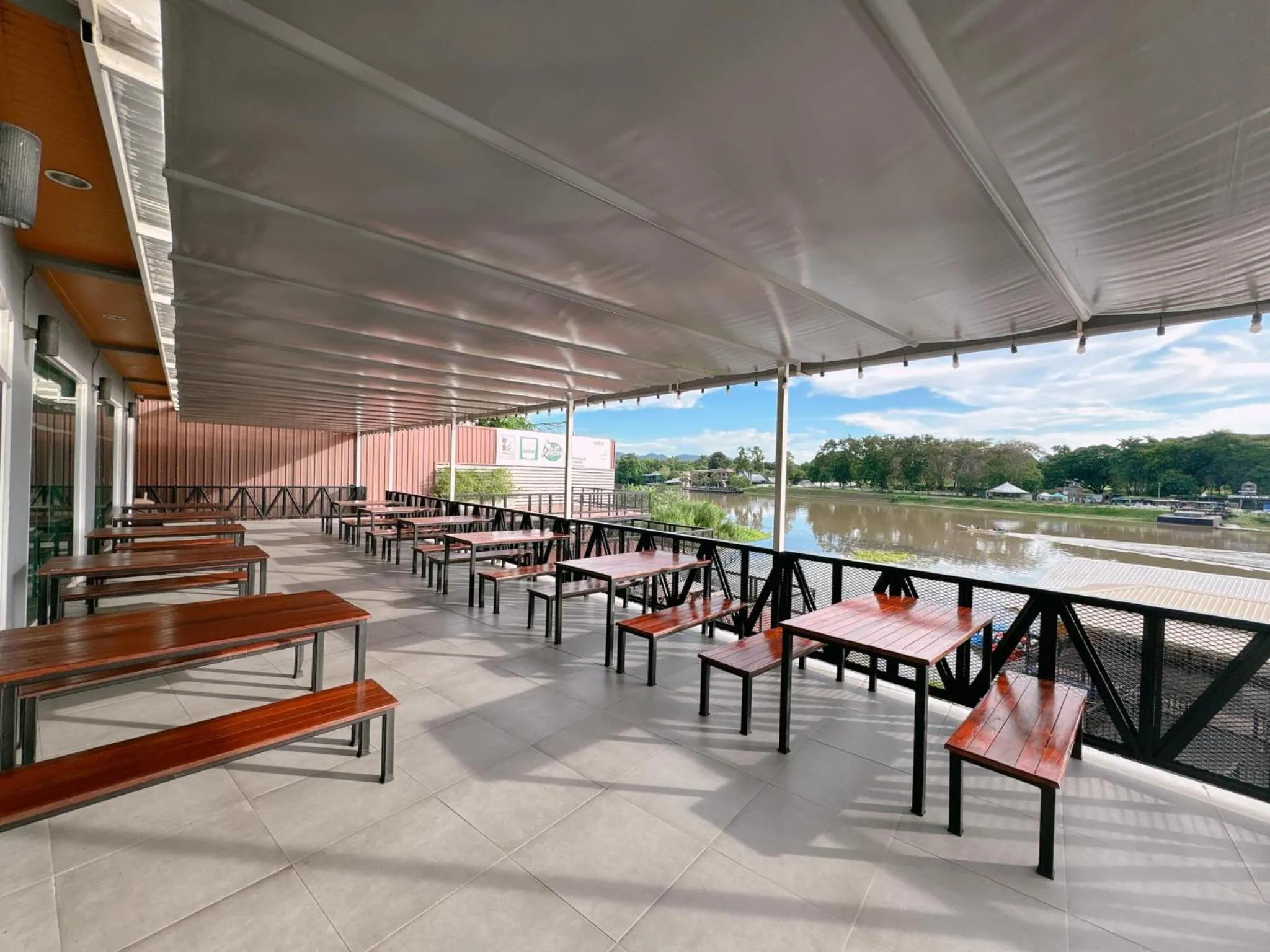 Restaurant/places to eat in River Kwai View Hotel Kanchanaburi