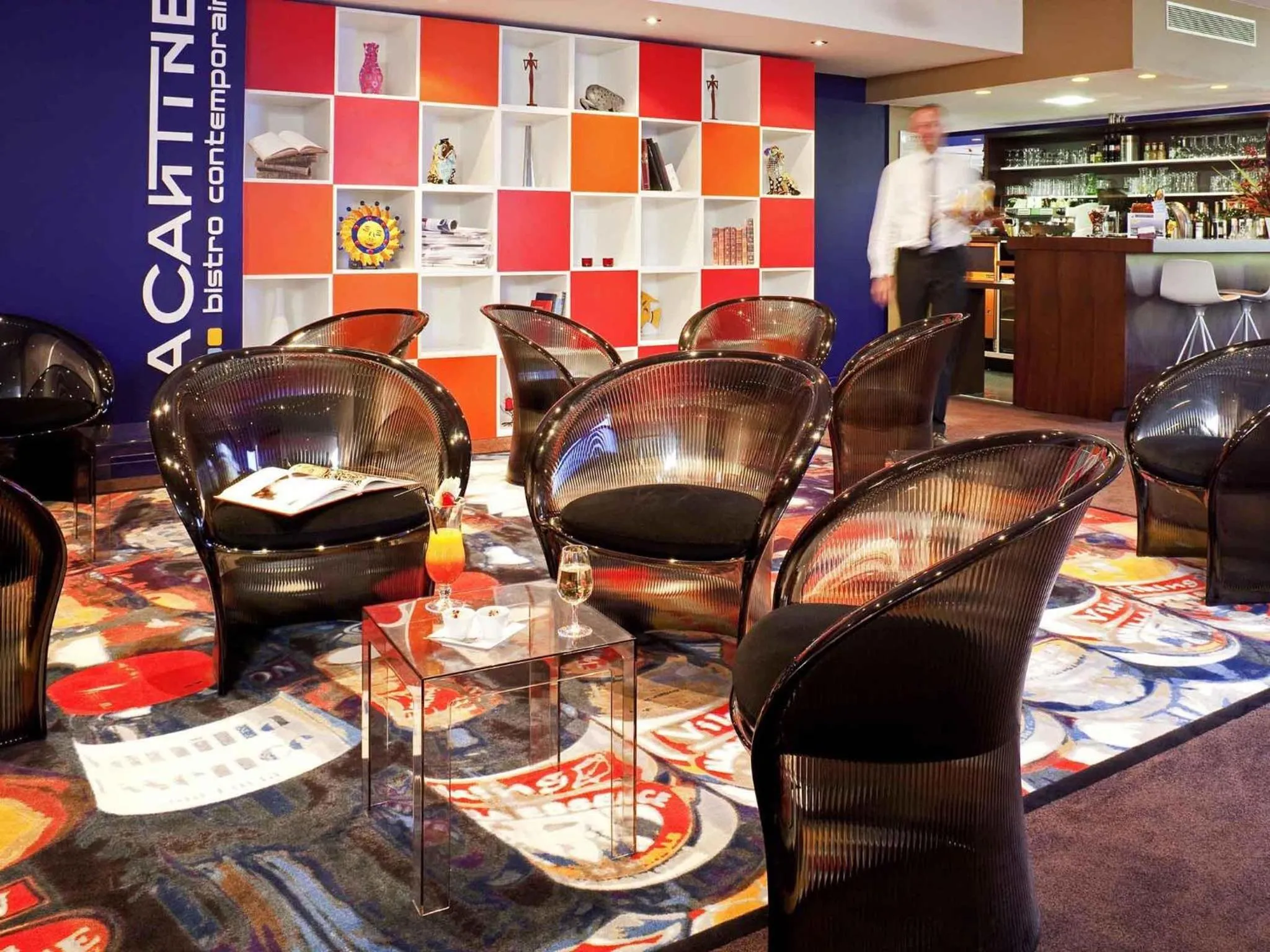 Lounge or bar in ibis Styles Lorient Caudan