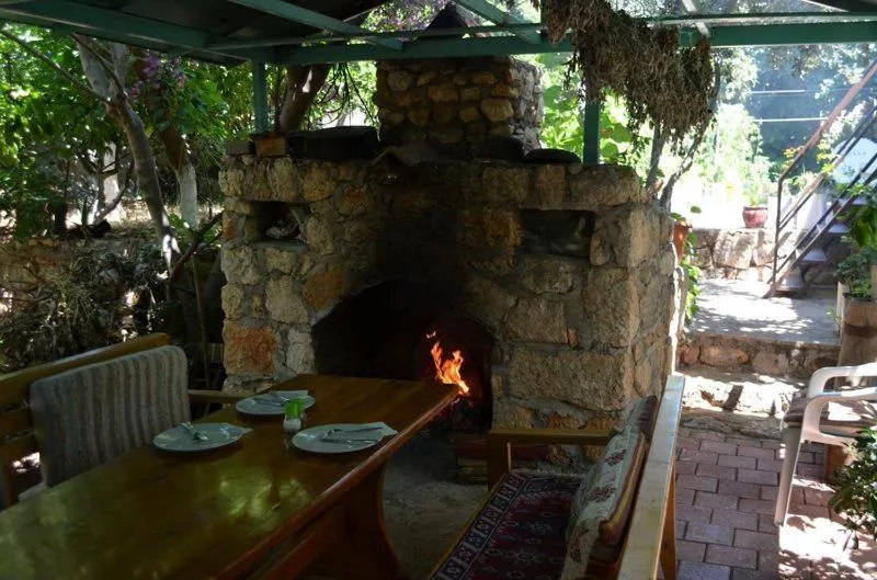 Restaurant/places to eat in Likya Pansiyon