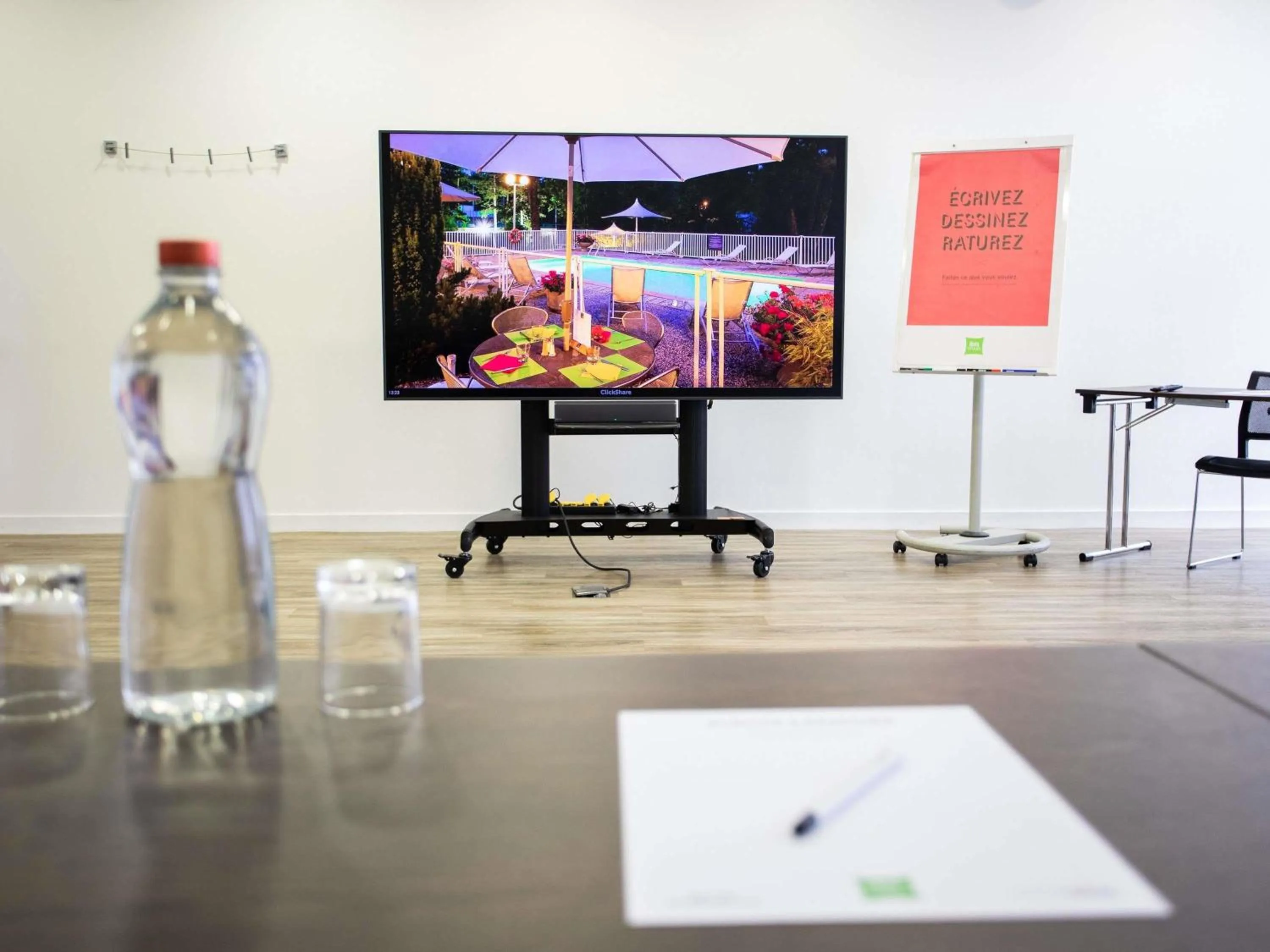 Meeting/conference room in ibis Styles Besançon