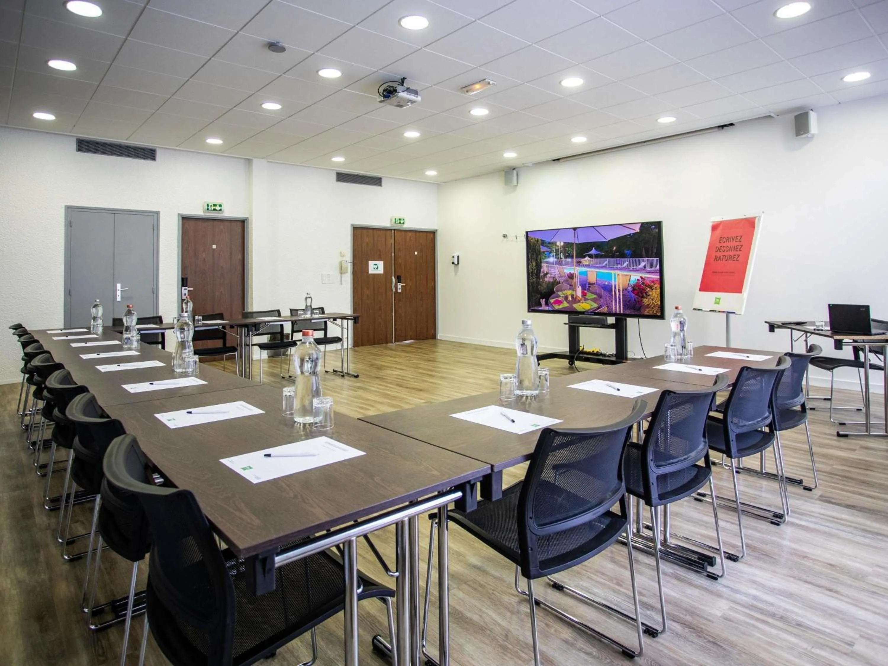 Meeting/conference room in ibis Styles Besançon