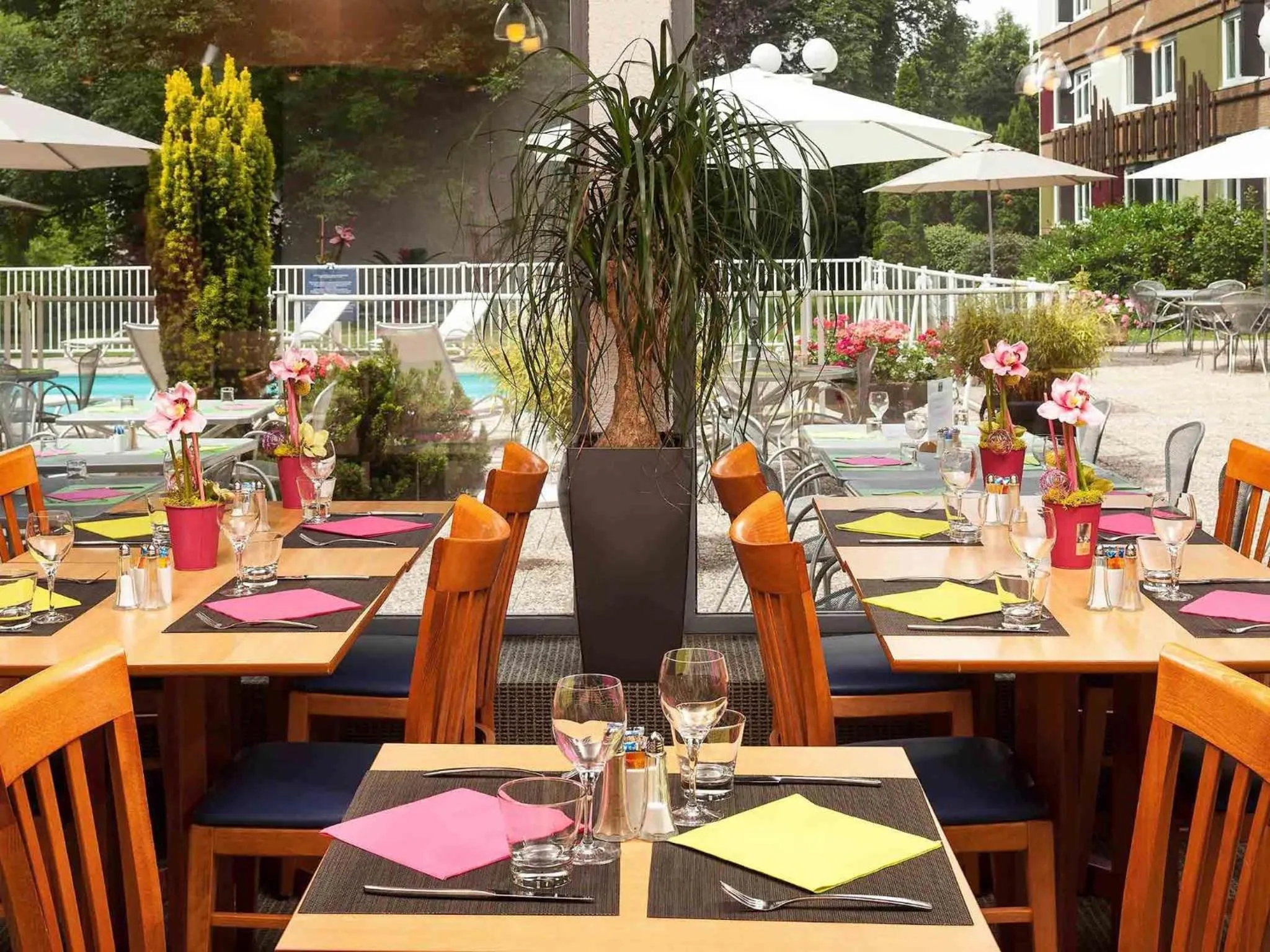 Restaurant/places to eat in ibis Styles Besançon