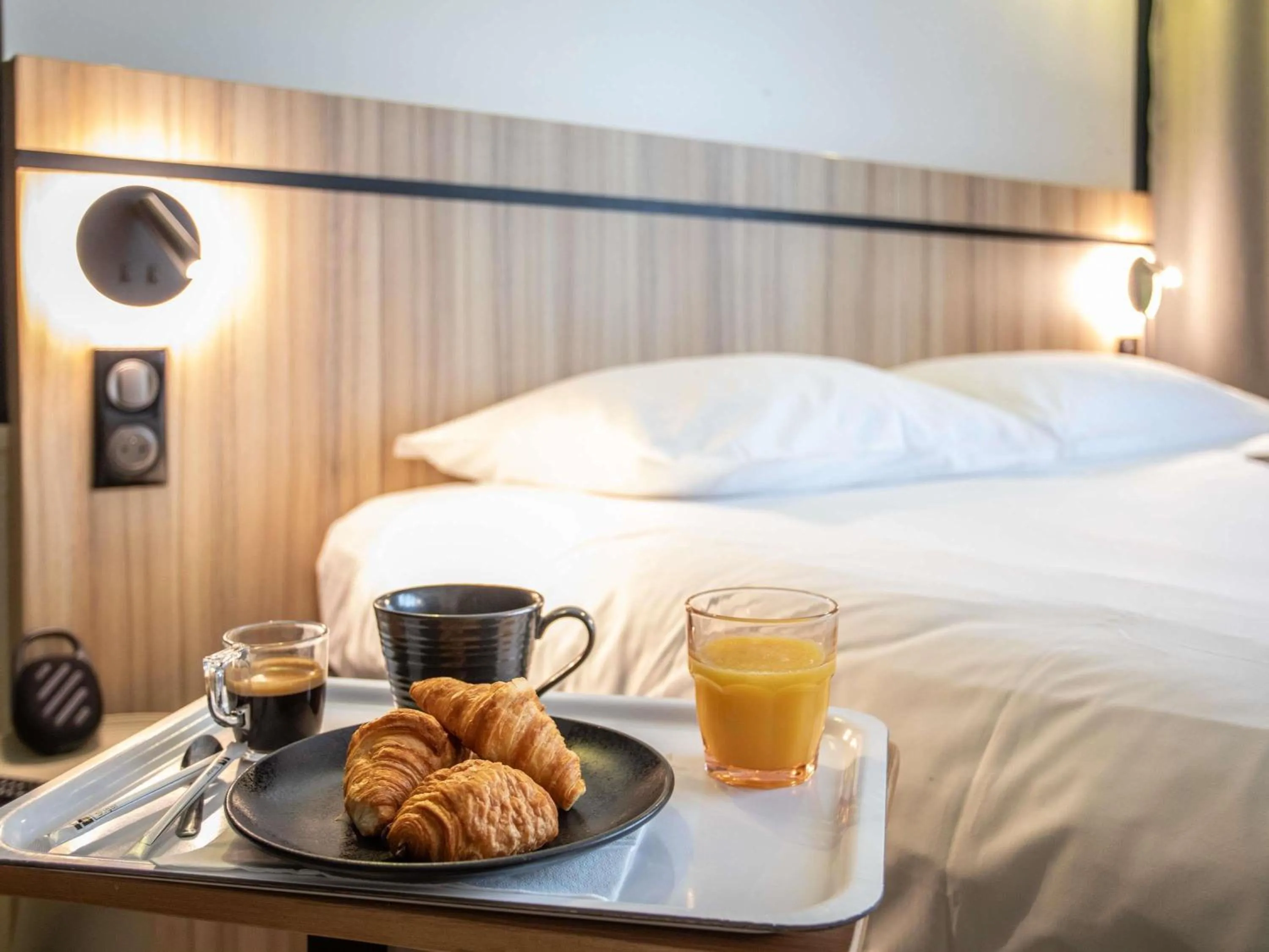 Bedroom, Bed in ibis Styles Besançon