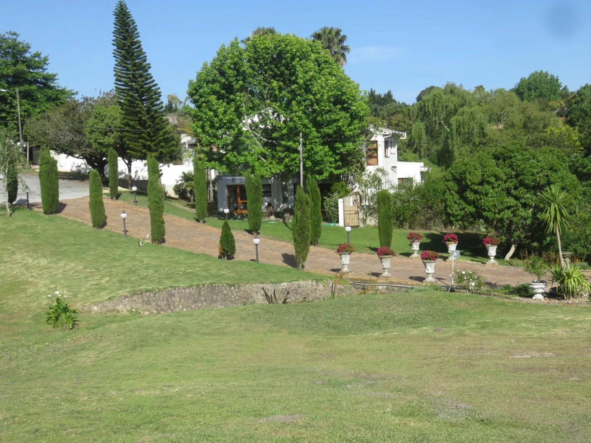 Cul de Sac - Accommodation