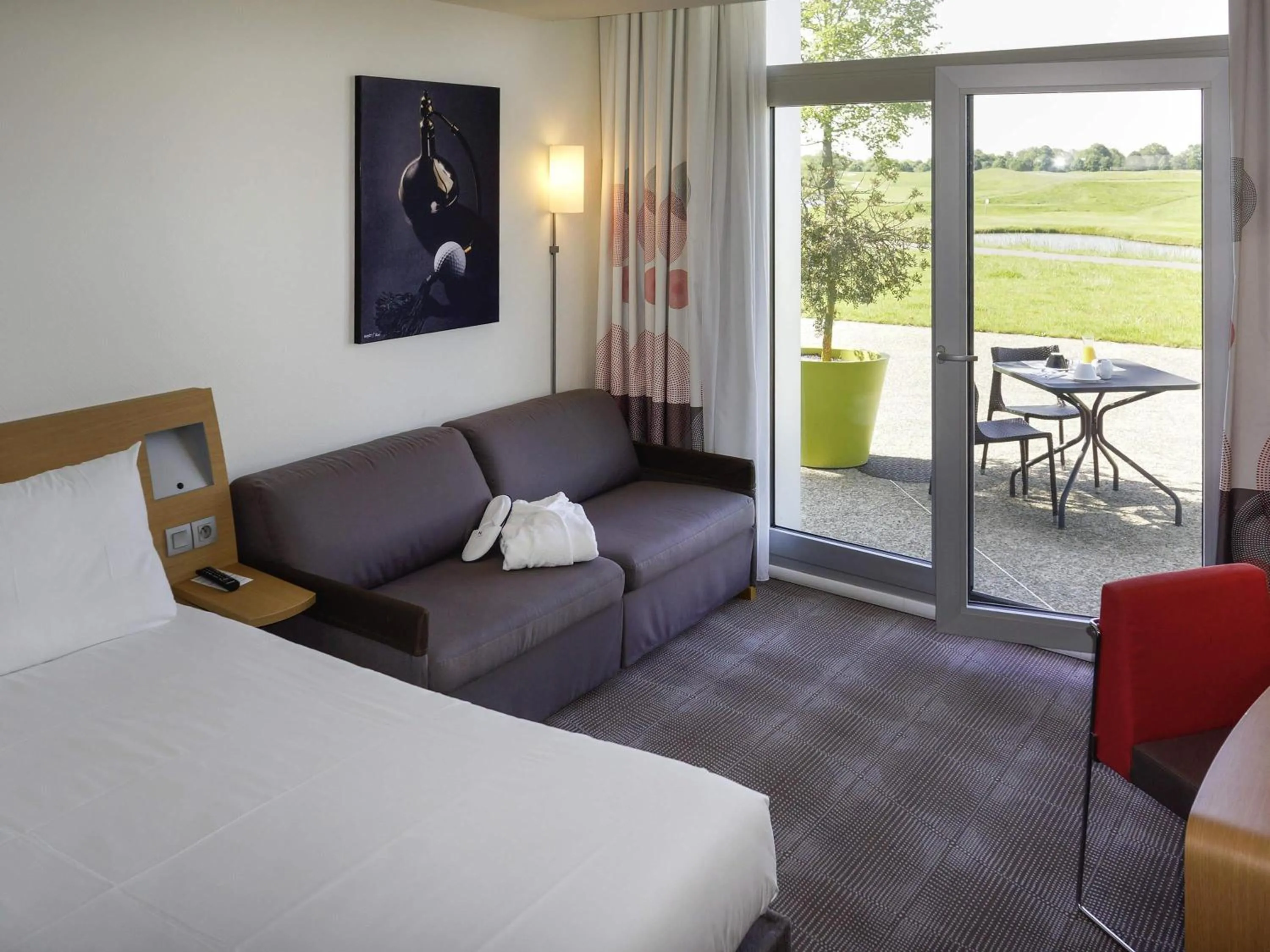 Deluxe Double Room with Golf View in Novotel Saint-Quentin en Yvelines