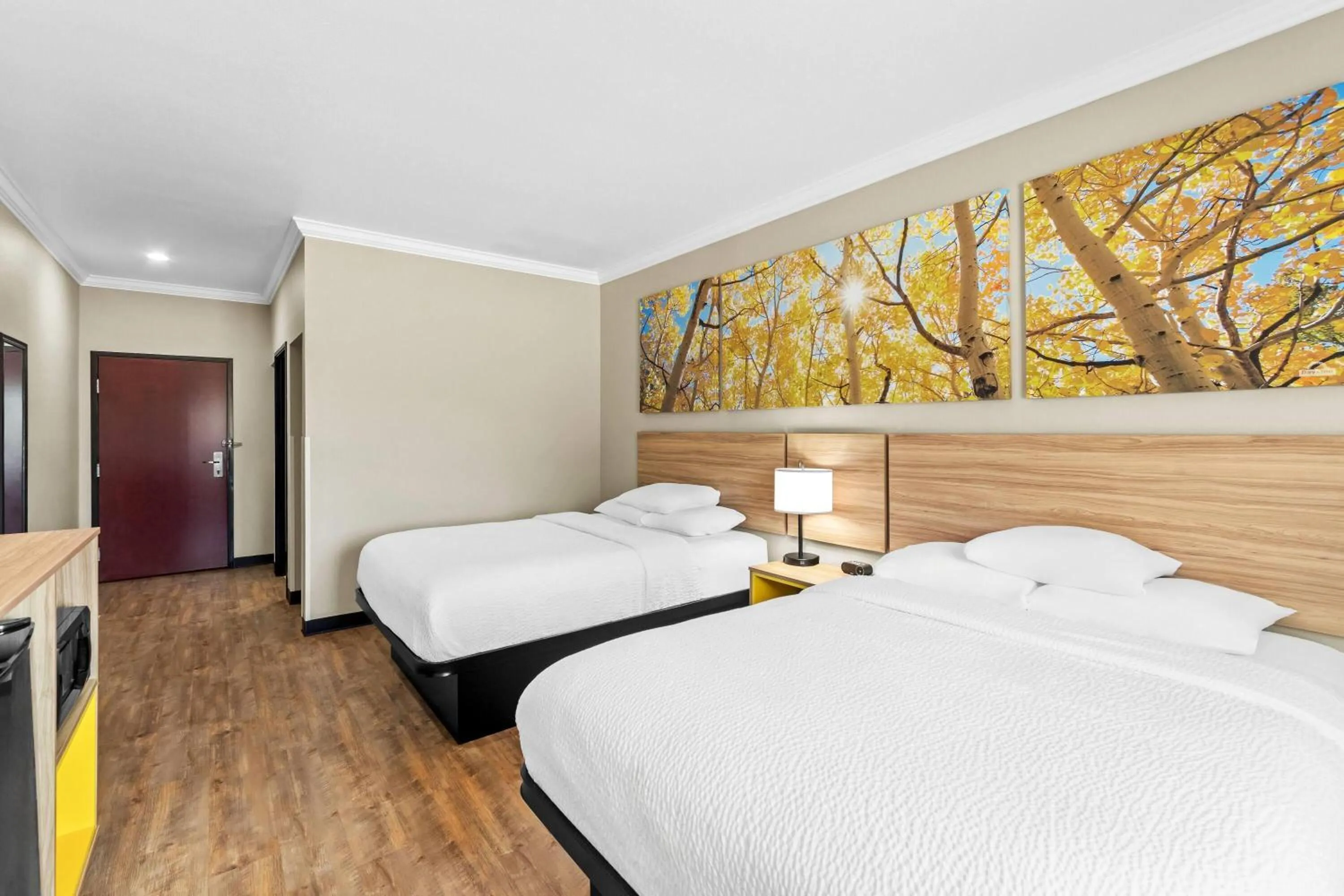 Bed in Days Inn by Wyndham Rockdale Texas