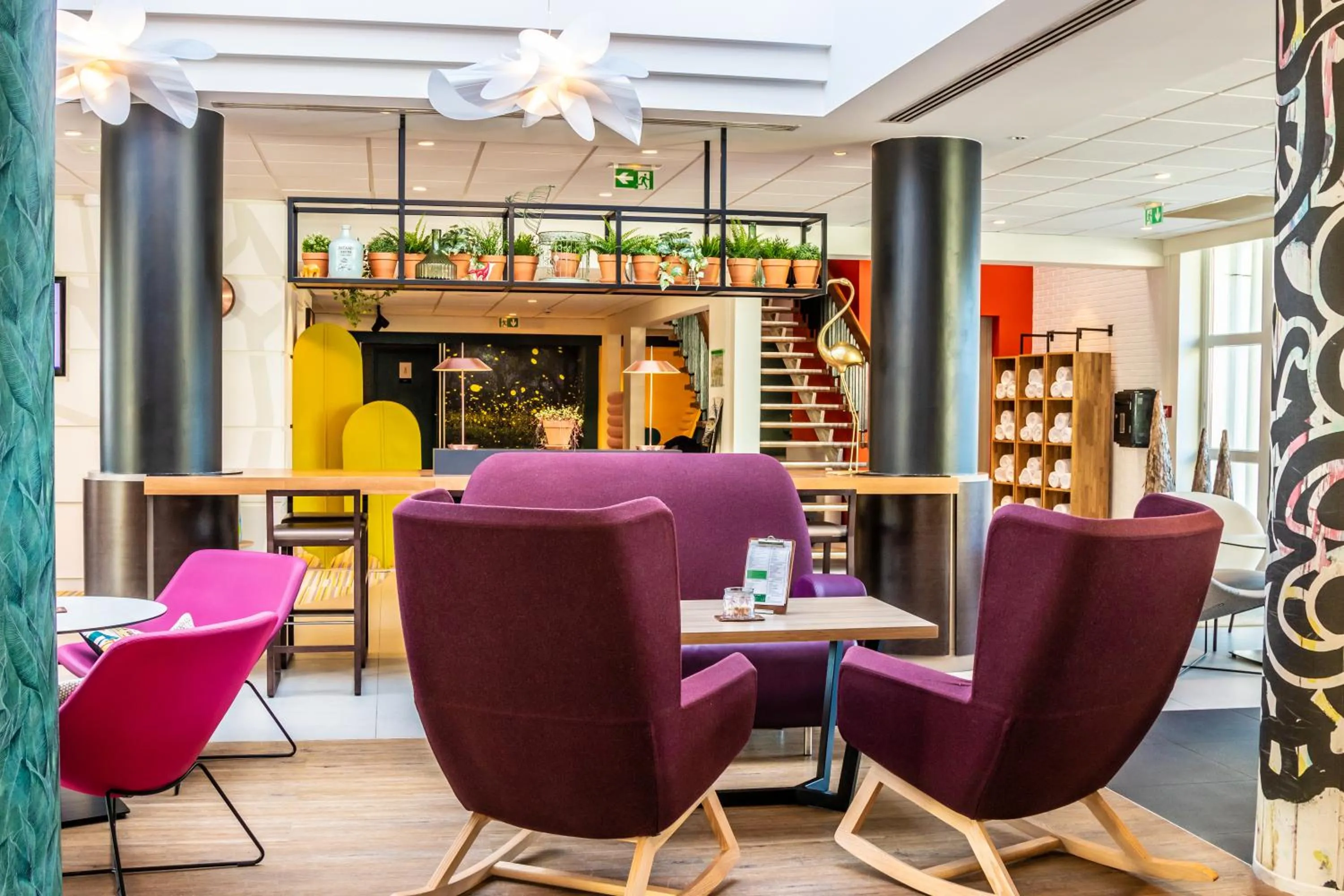 Lounge or bar in Novotel Lyon Bron Meeting & Events