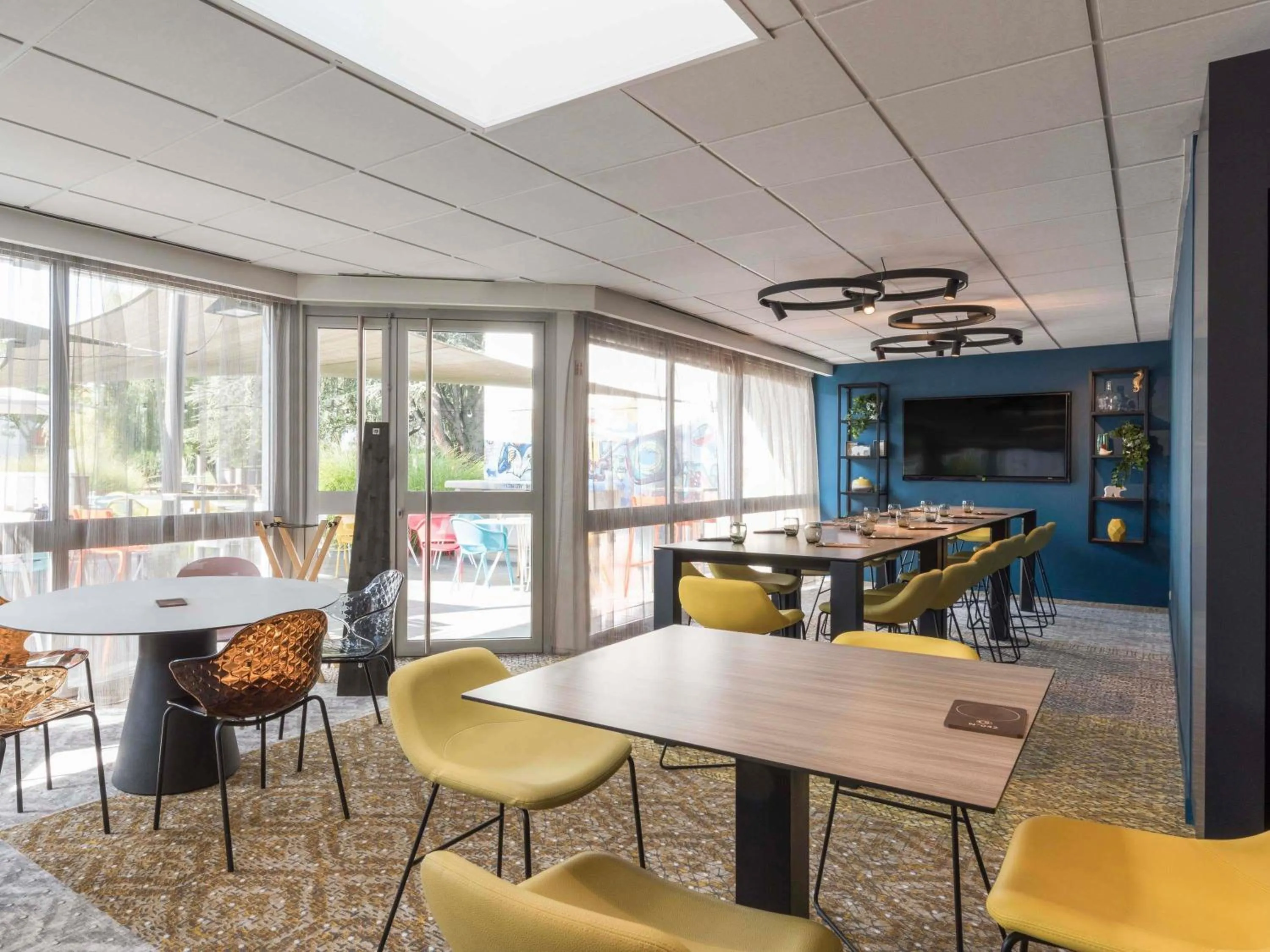 Restaurant/places to eat in Novotel Lyon Bron Meeting & Events