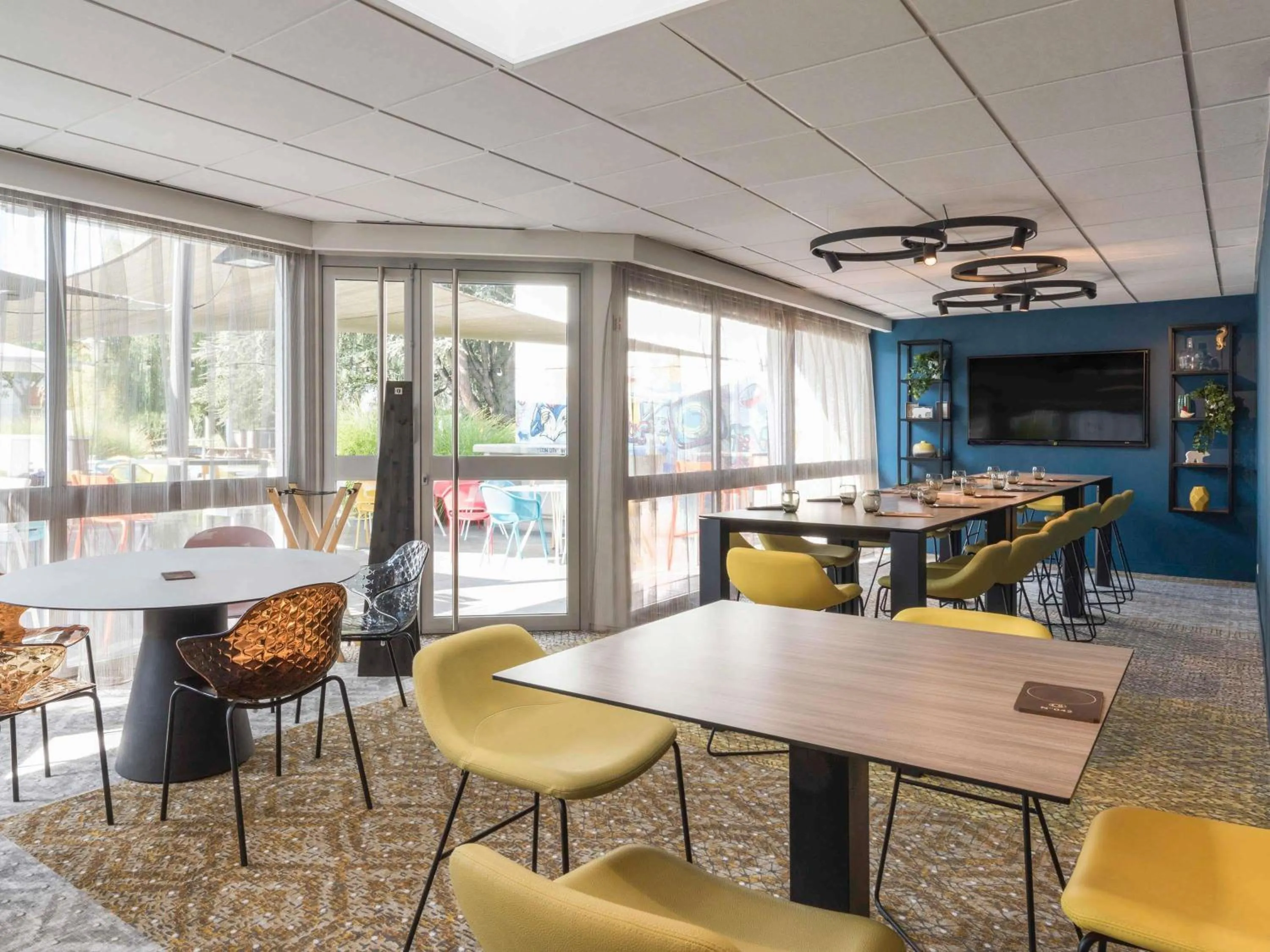 Restaurant/places to eat in Novotel Lyon Bron Meeting & Events