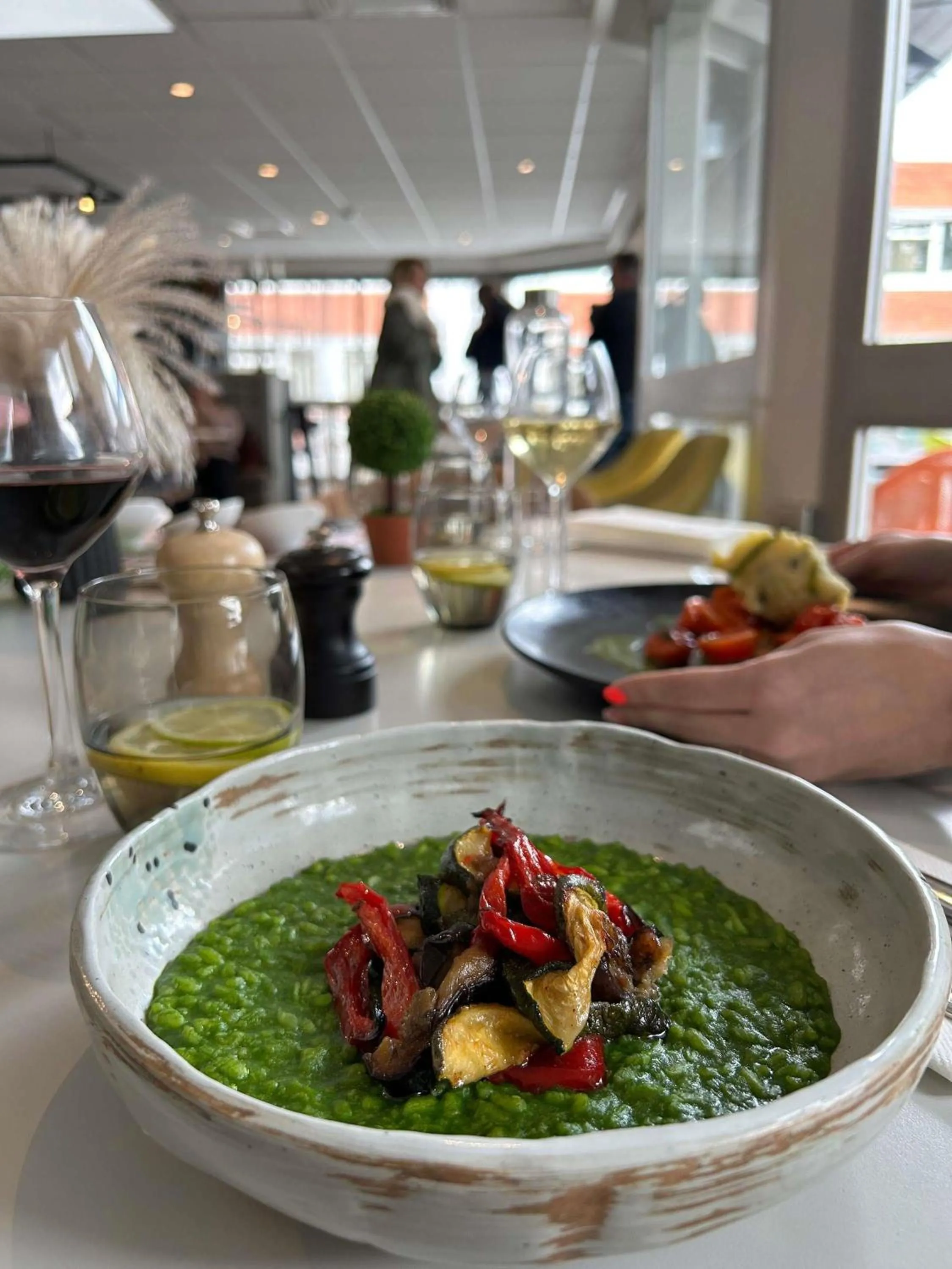 Restaurant/places to eat in Novotel Lyon Bron Meeting & Events