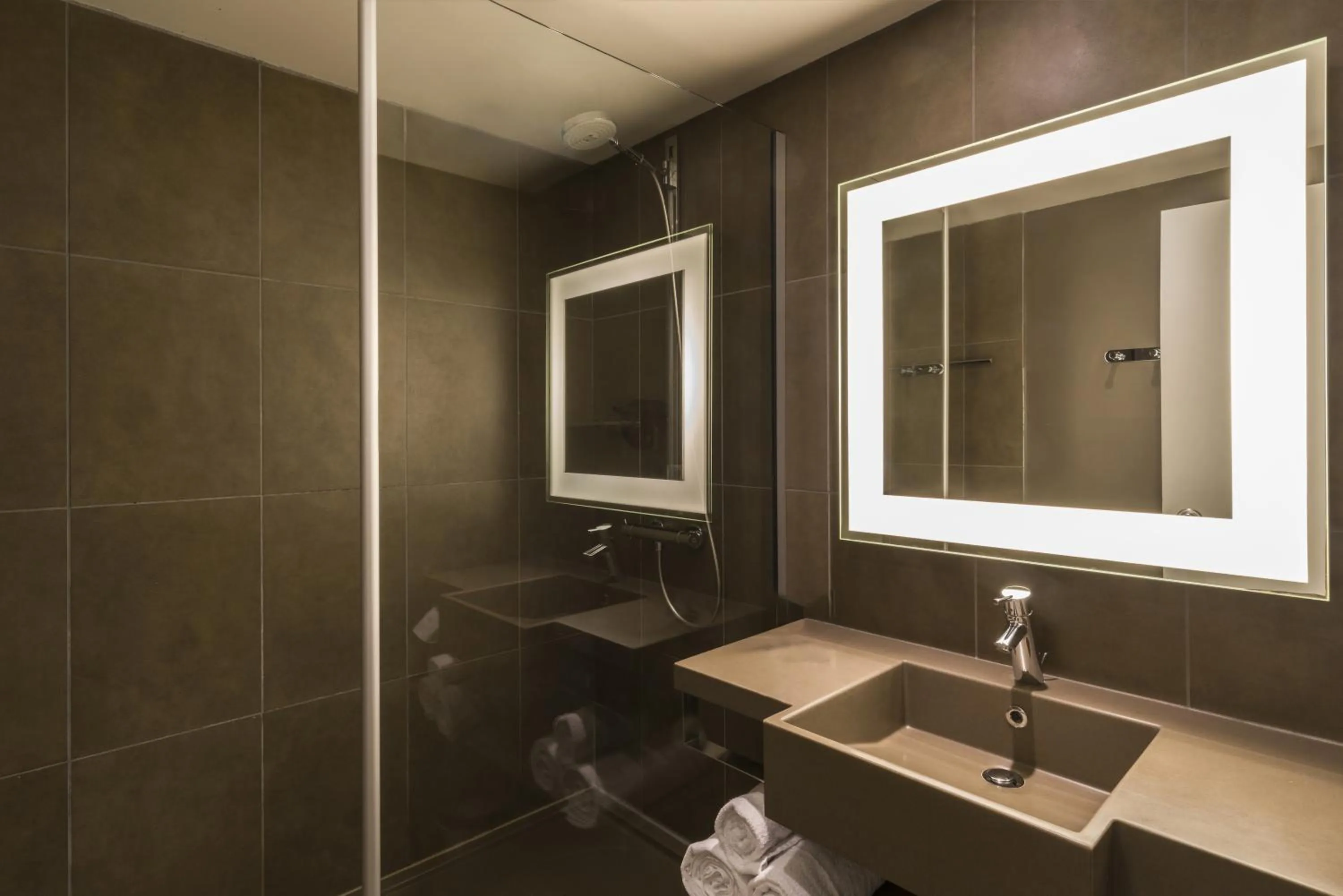 Bathroom in Novotel Lyon Bron Meeting & Events