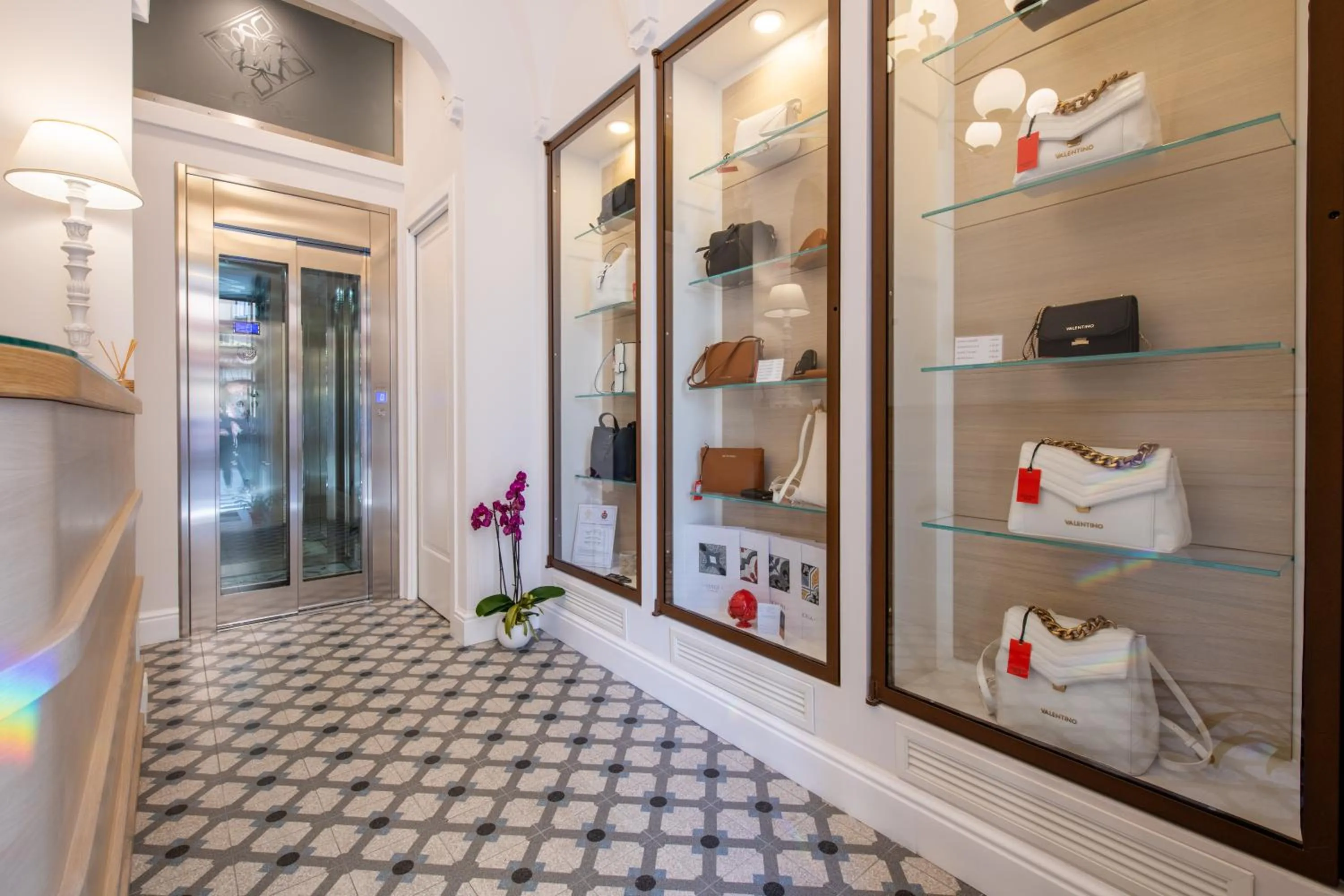 Property building in Maison Marie