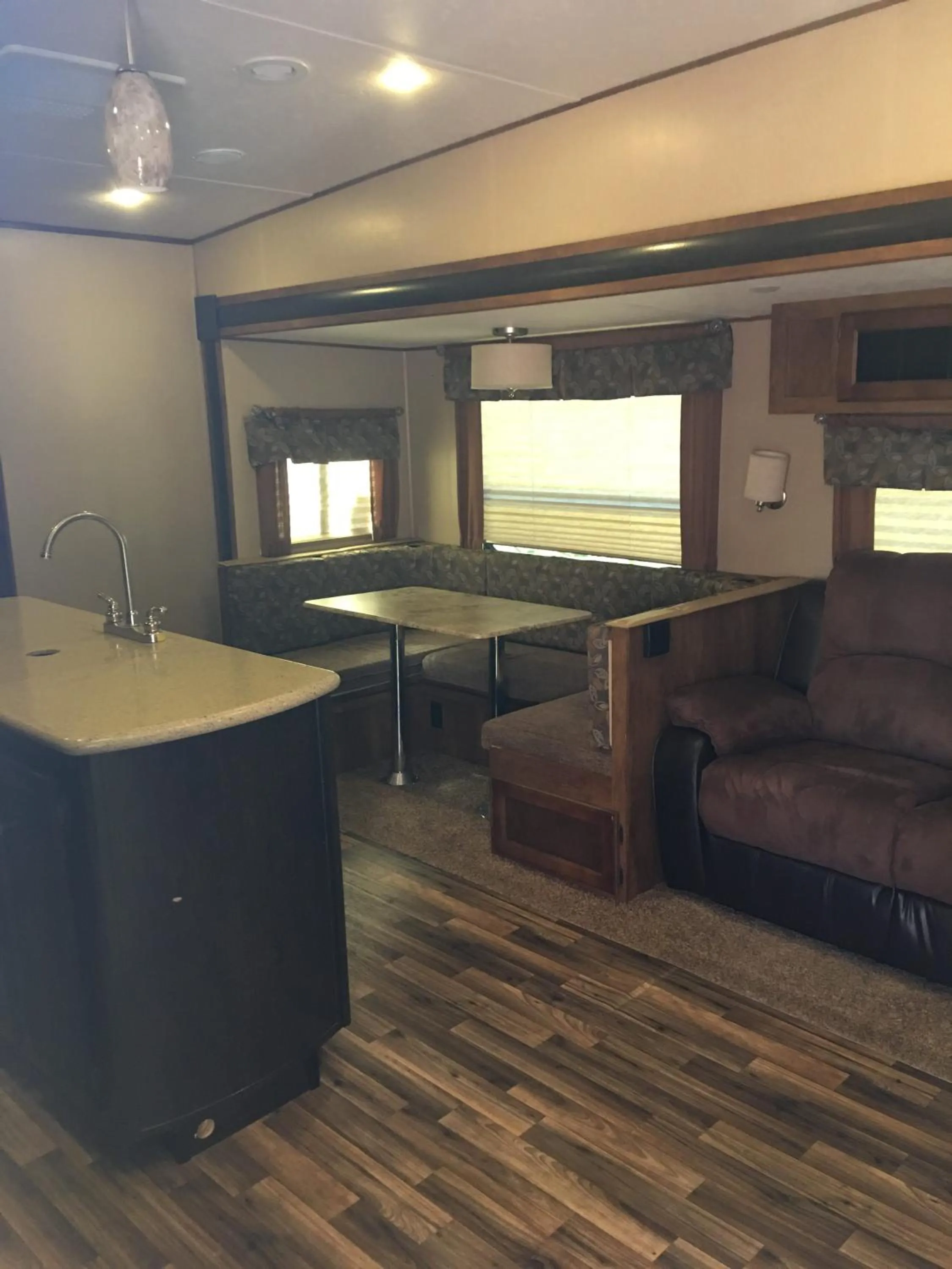 Kitchen or kitchenette in Lake View Lodge