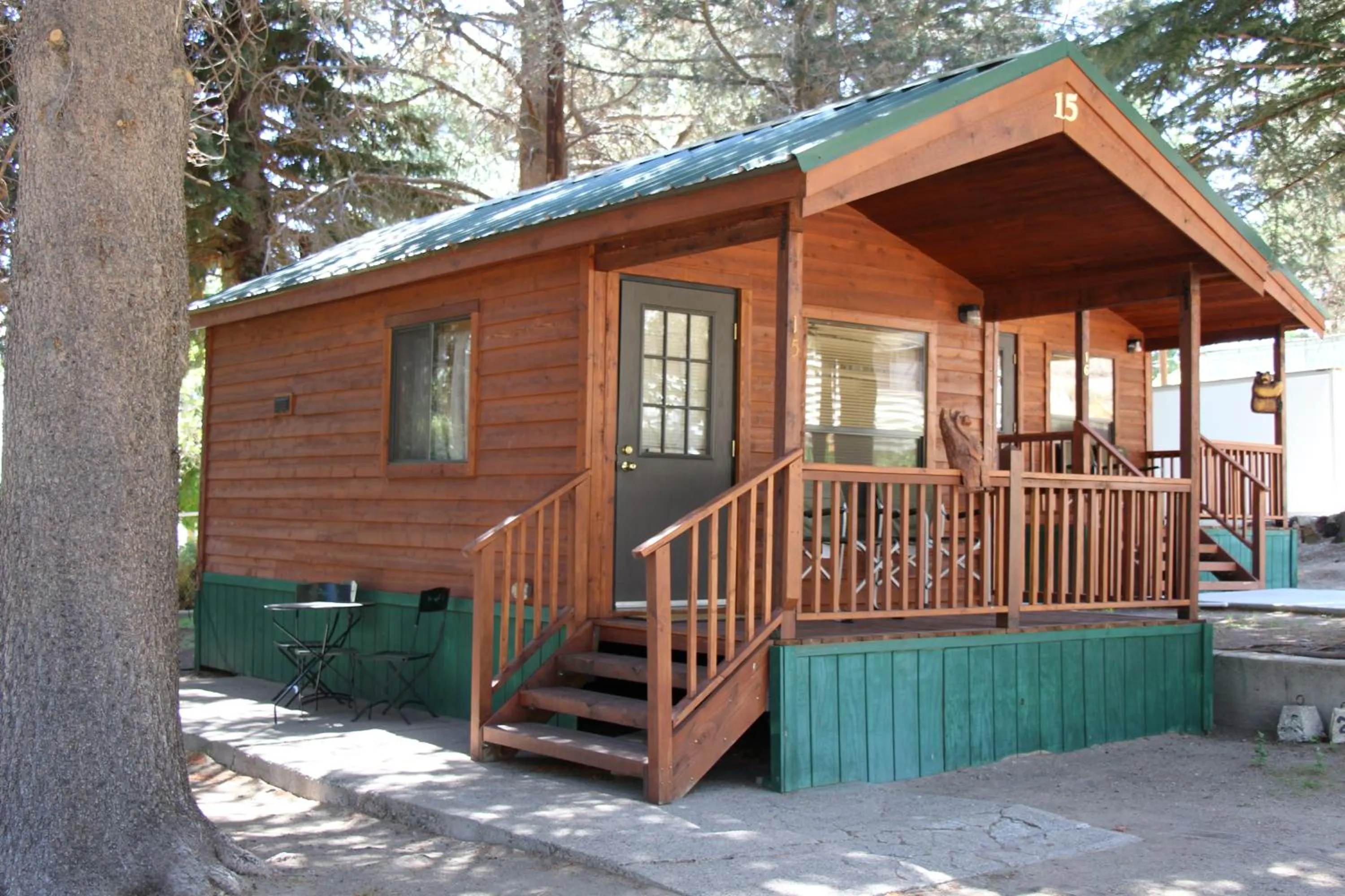 Facade/entrance in Lake View Lodge