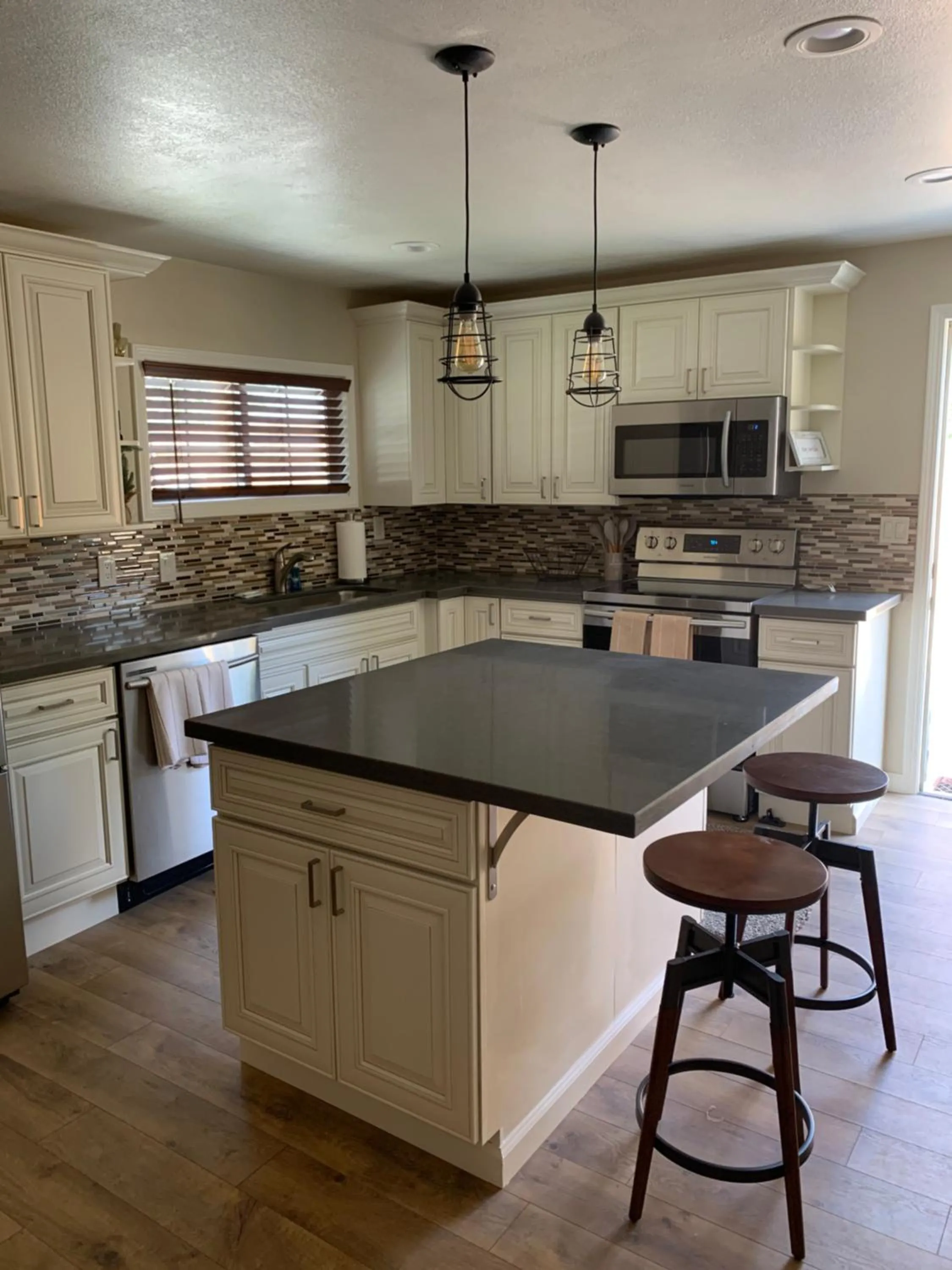 Kitchen or kitchenette in Lake View Lodge