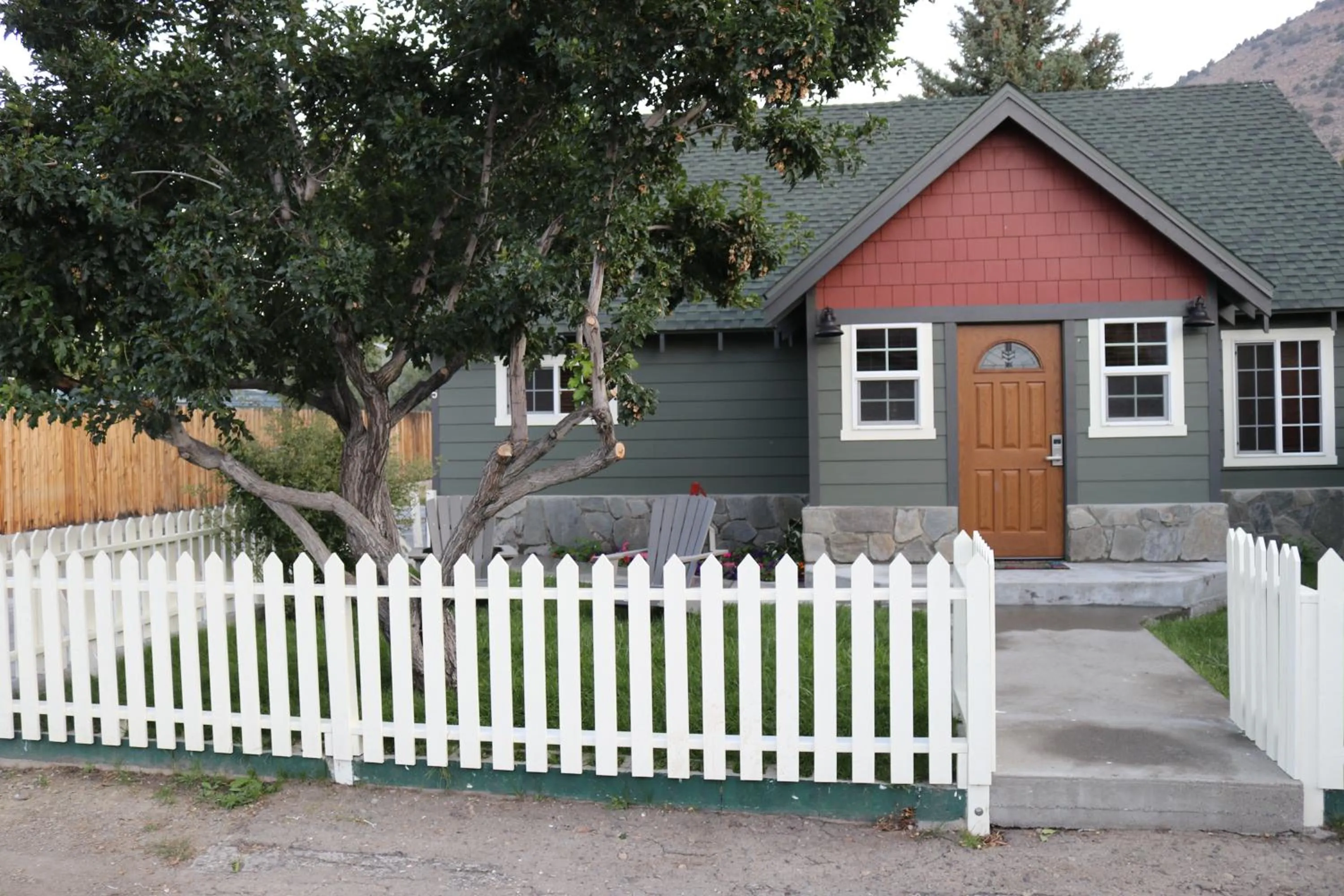 Street view in Lake View Lodge