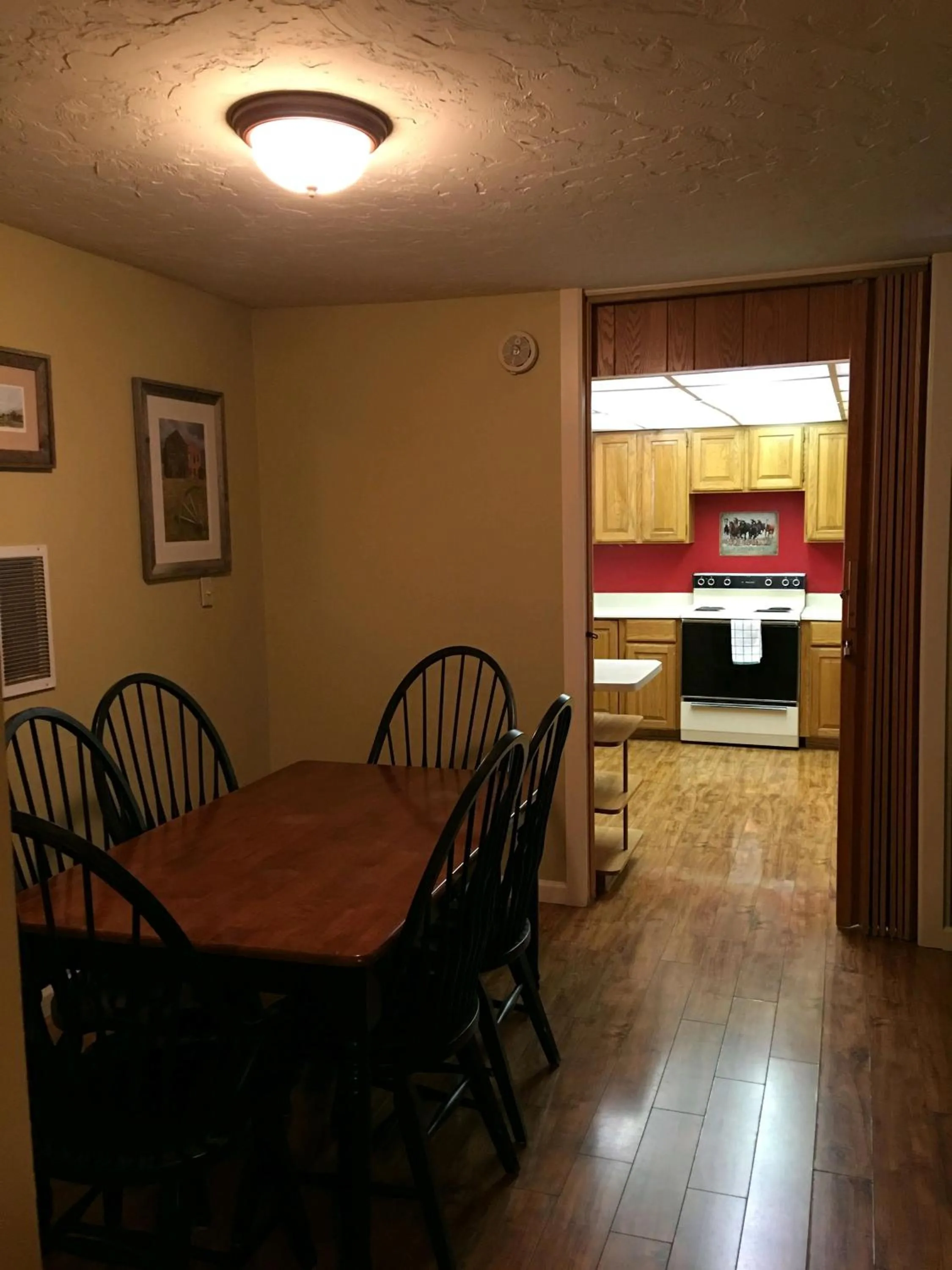 Dining area in Lake View Lodge