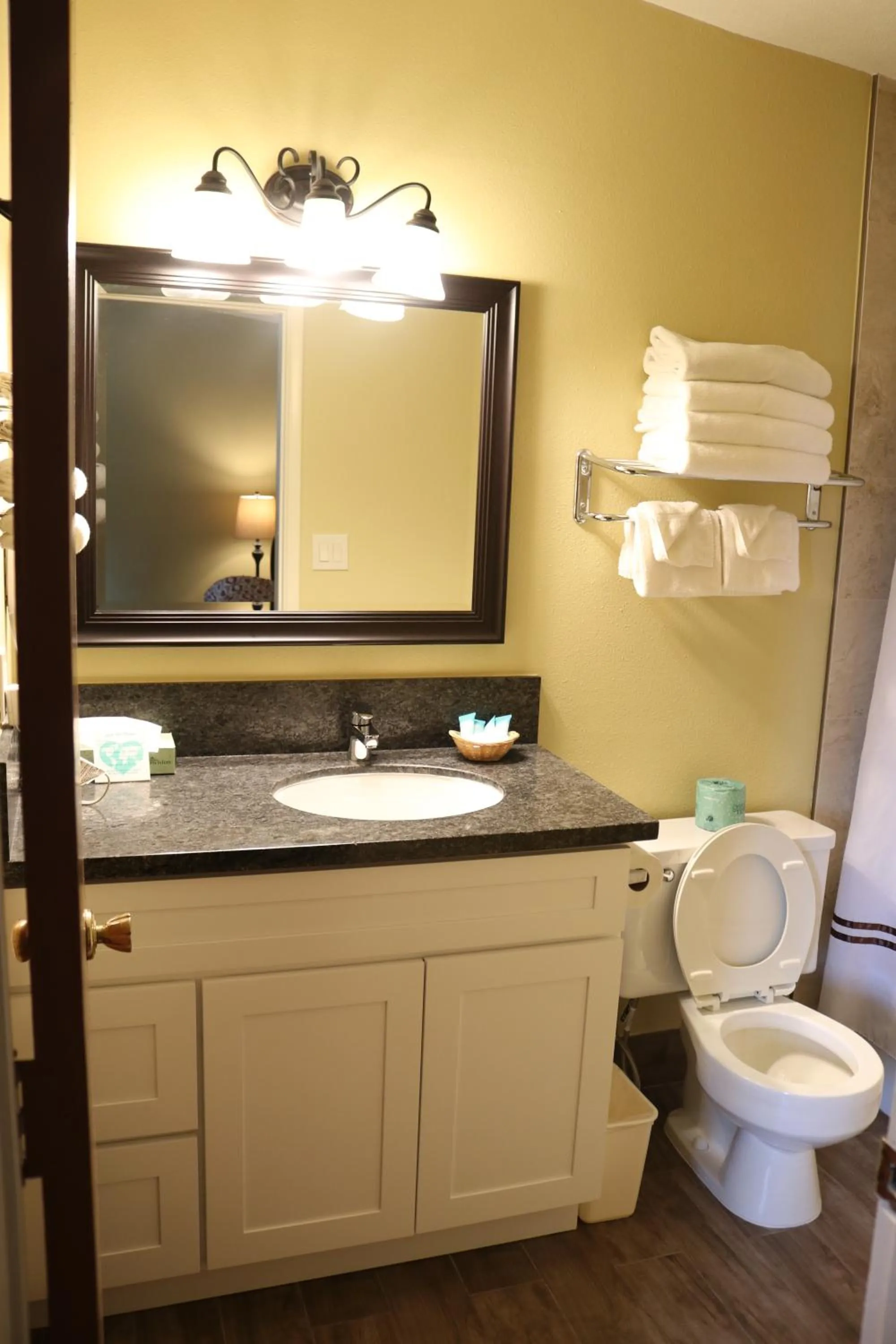 hair dresser in Lake View Lodge