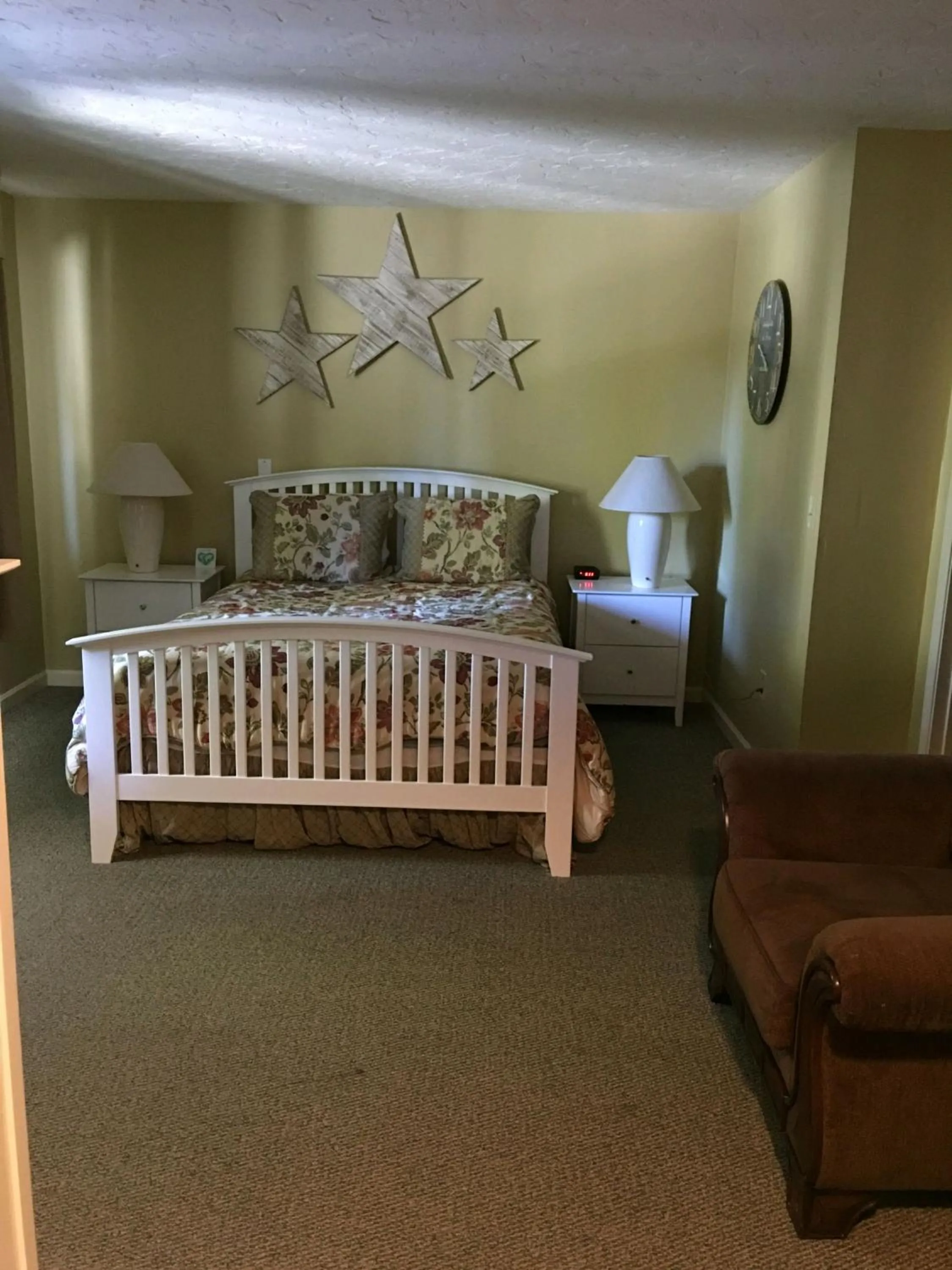 Bedroom, Bed in Lake View Lodge
