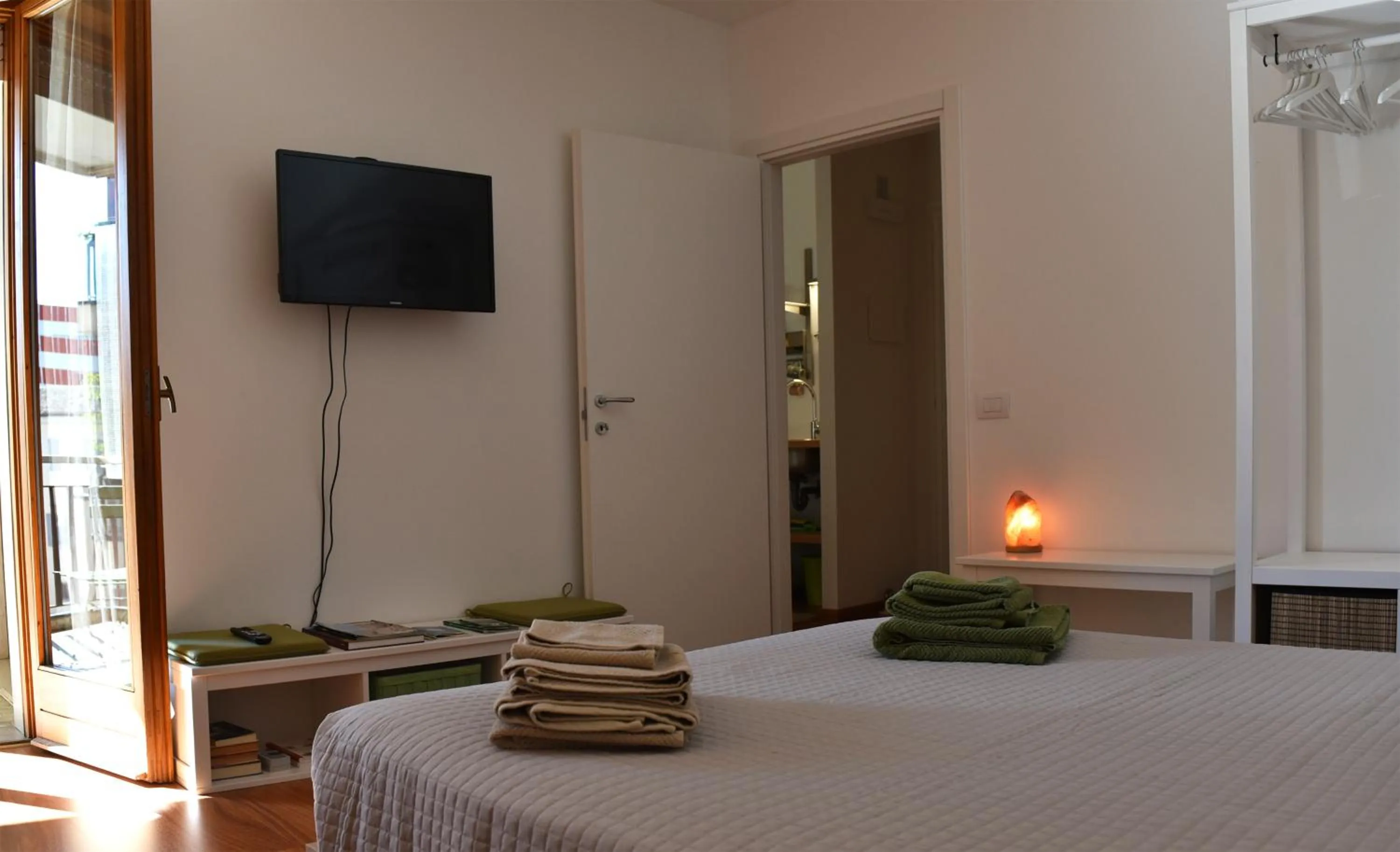 TV and multimedia, Bed in B&B DEL VIAGGIATORE