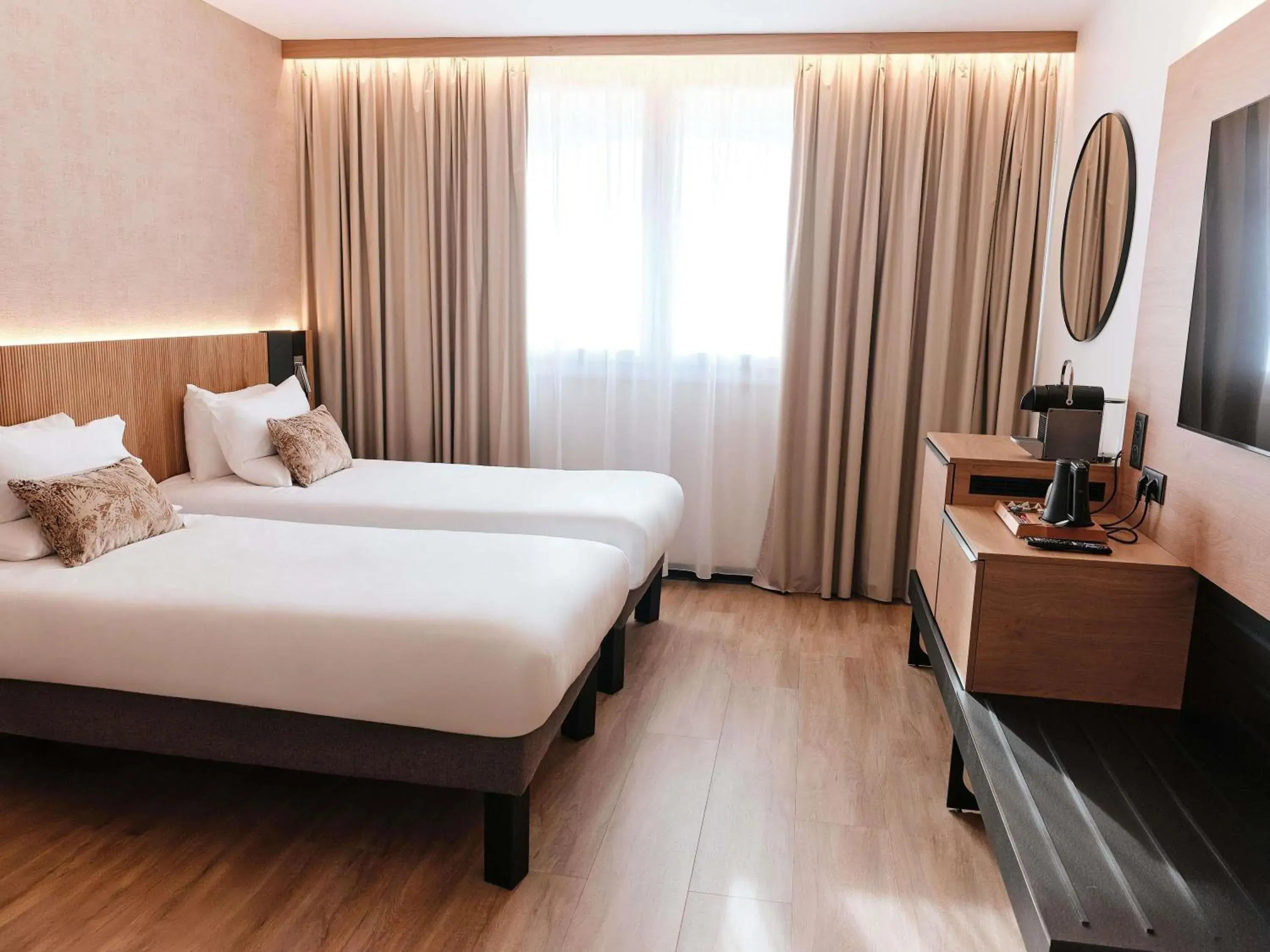 Classic Twin Room in Novotel Montpellier Classic Twin Room in Novotel Montpellier