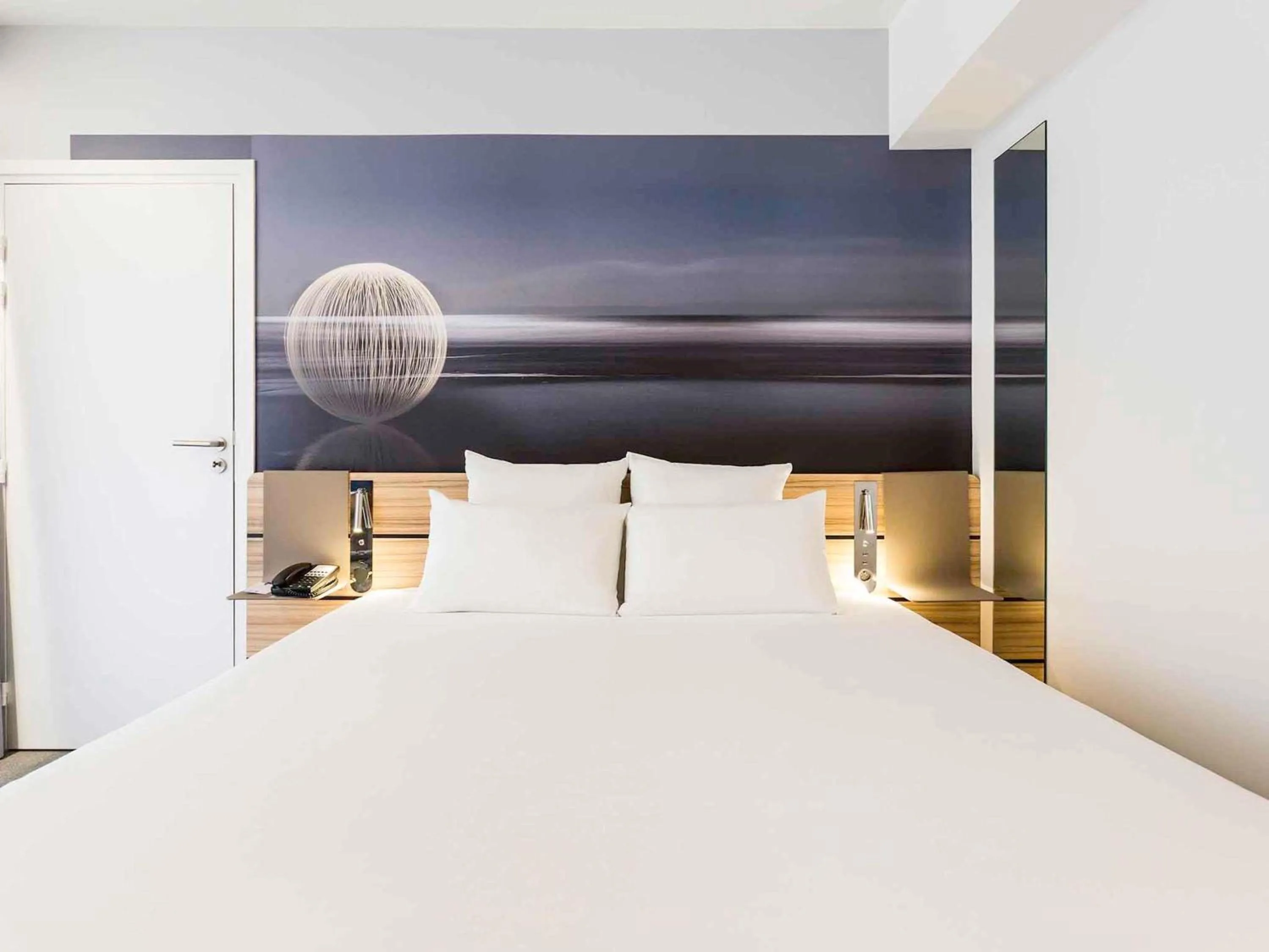 Bedroom, Bed in Novotel Resort & Spa Biarritz Anglet