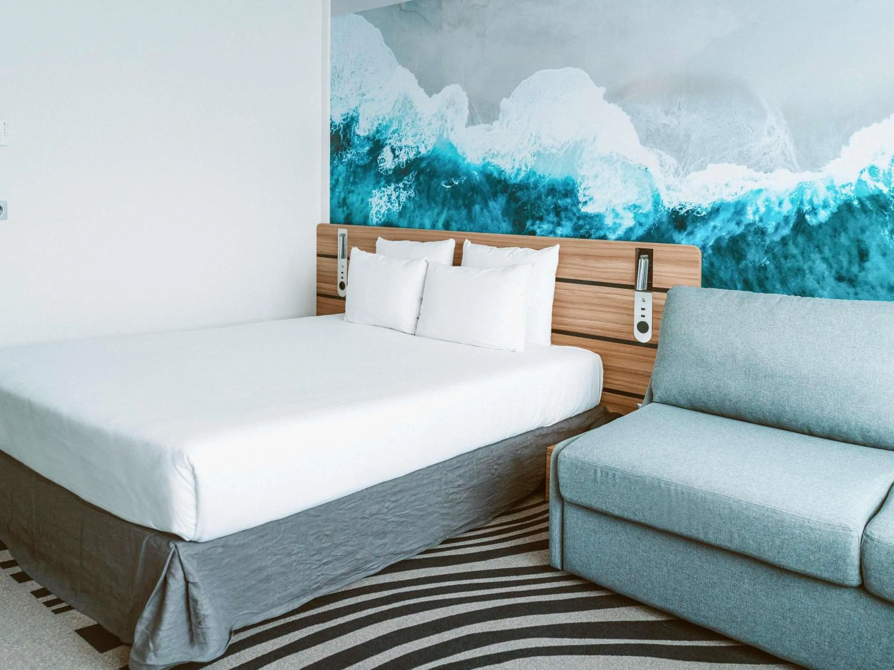Bedroom, Bed in Novotel Resort & Spa Biarritz Anglet