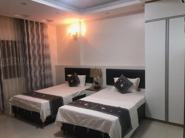 Bedroom, Bed in Linh Anh Hotel