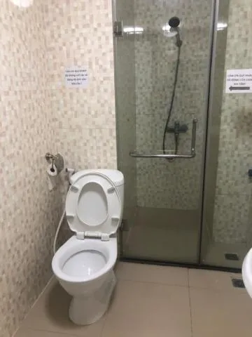 Bathroom in Linh Anh Hotel