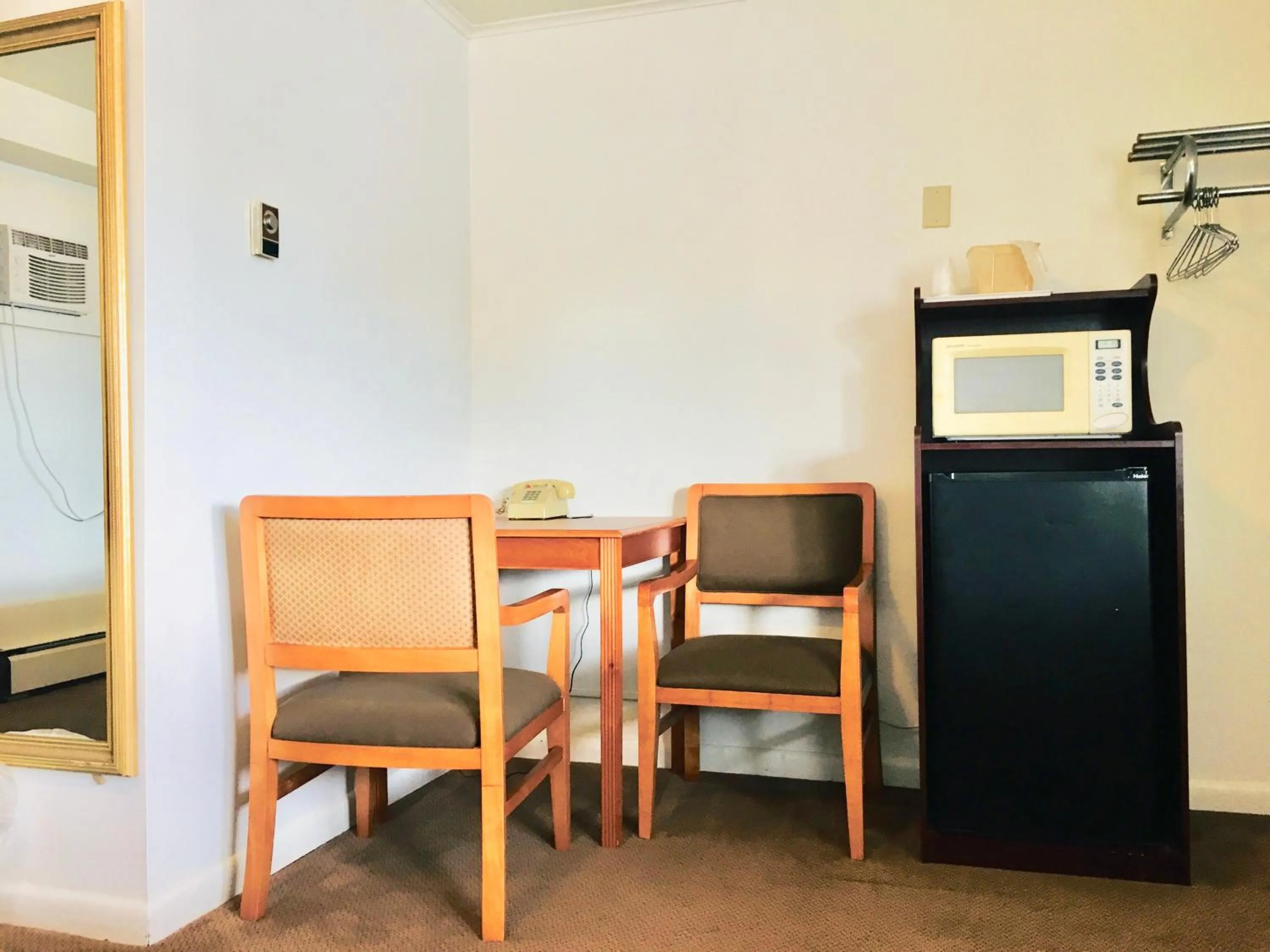 Seating area in North Country American Inn