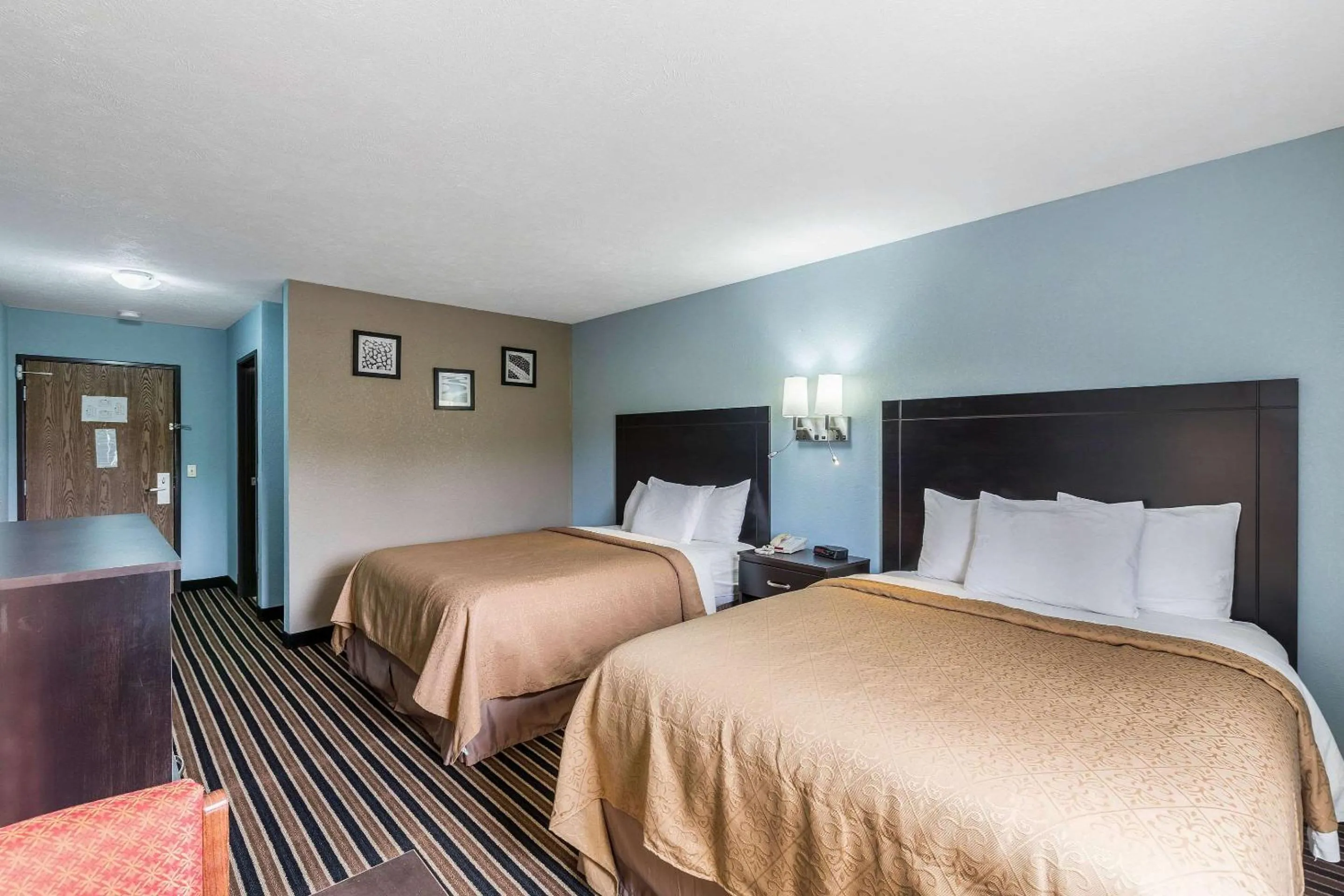Photo of the whole room, Bed in Rodeway Inn Ludington