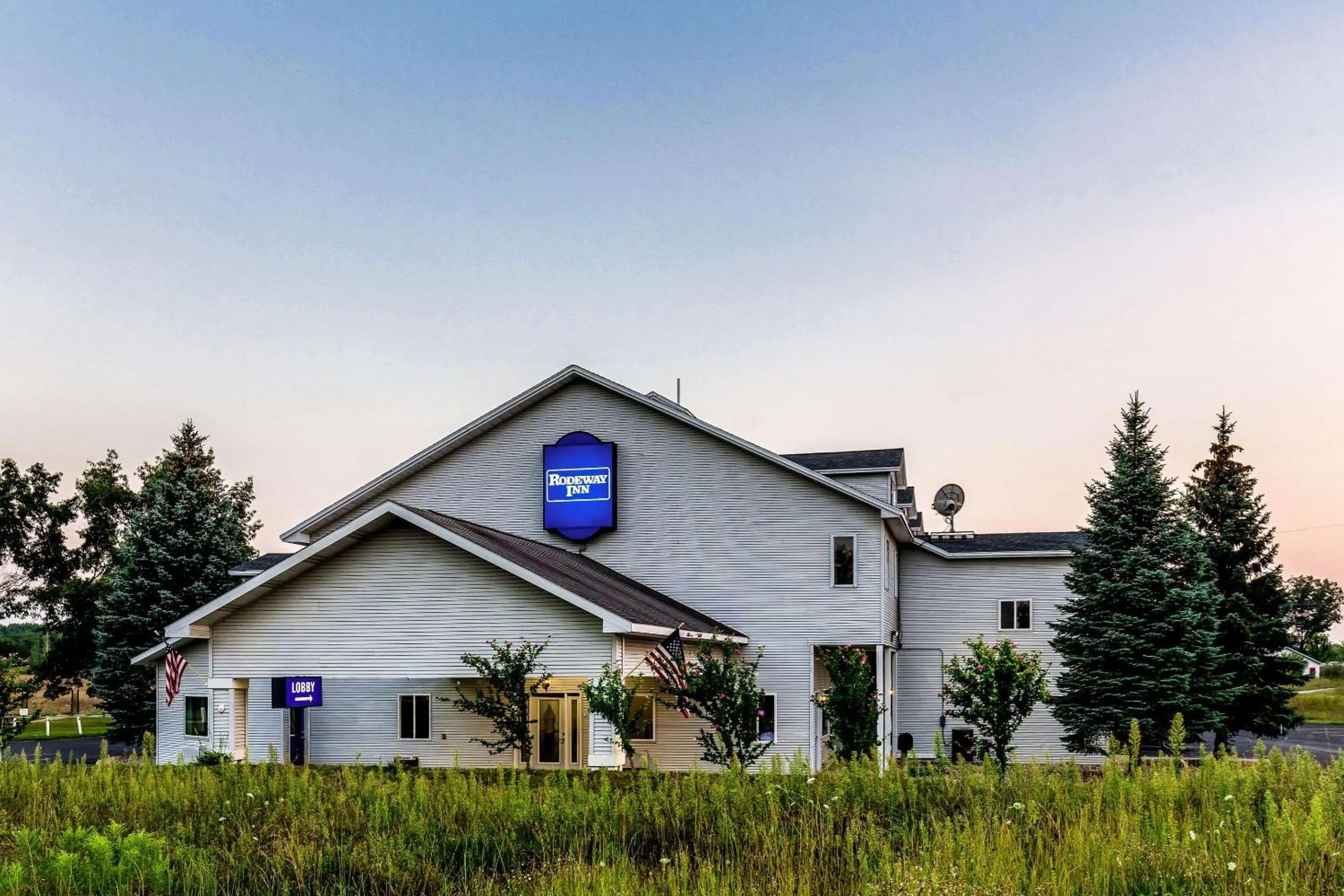 Property building in Rodeway Inn Ludington
