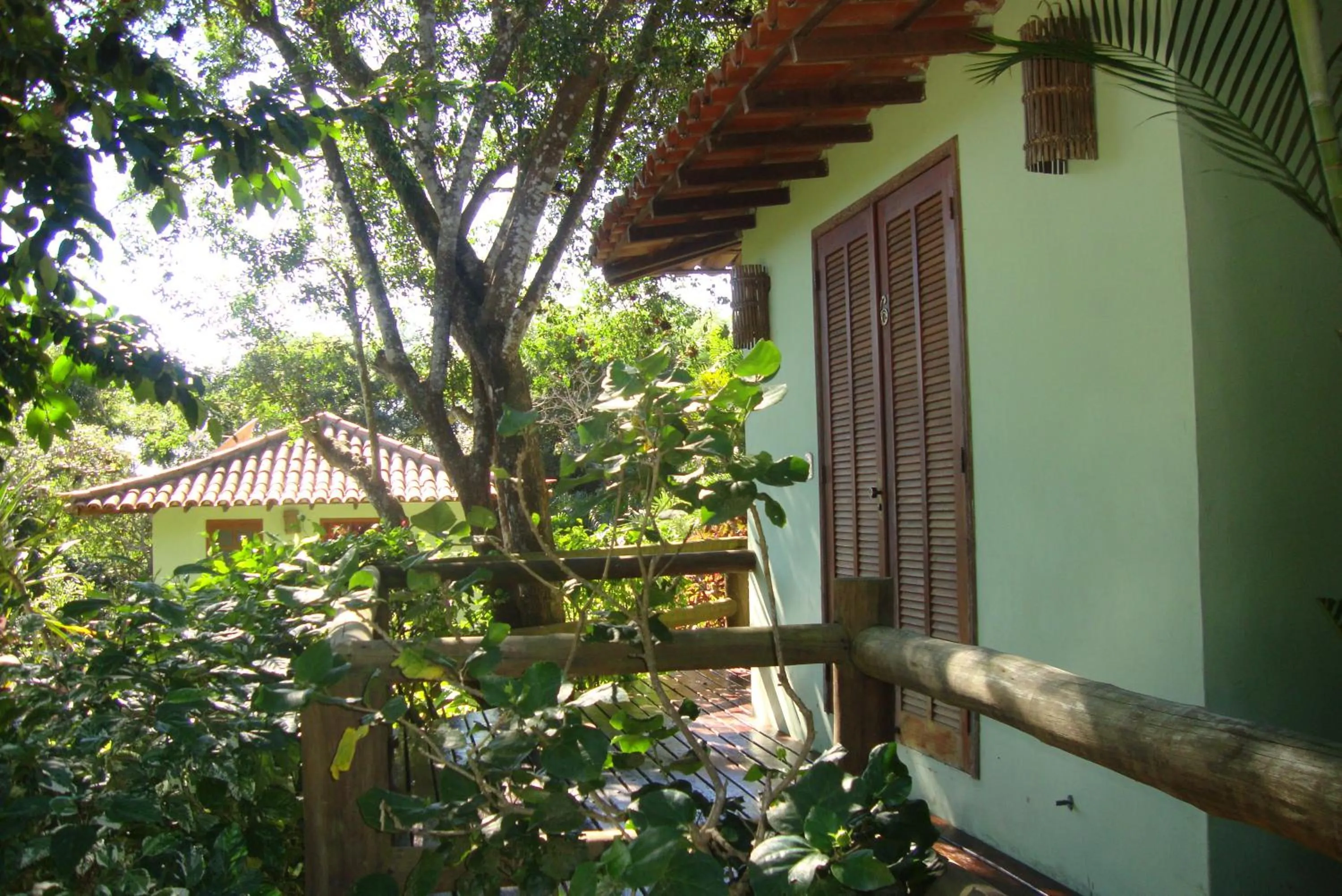 Garden view in Pousada Happiness - Ferradura