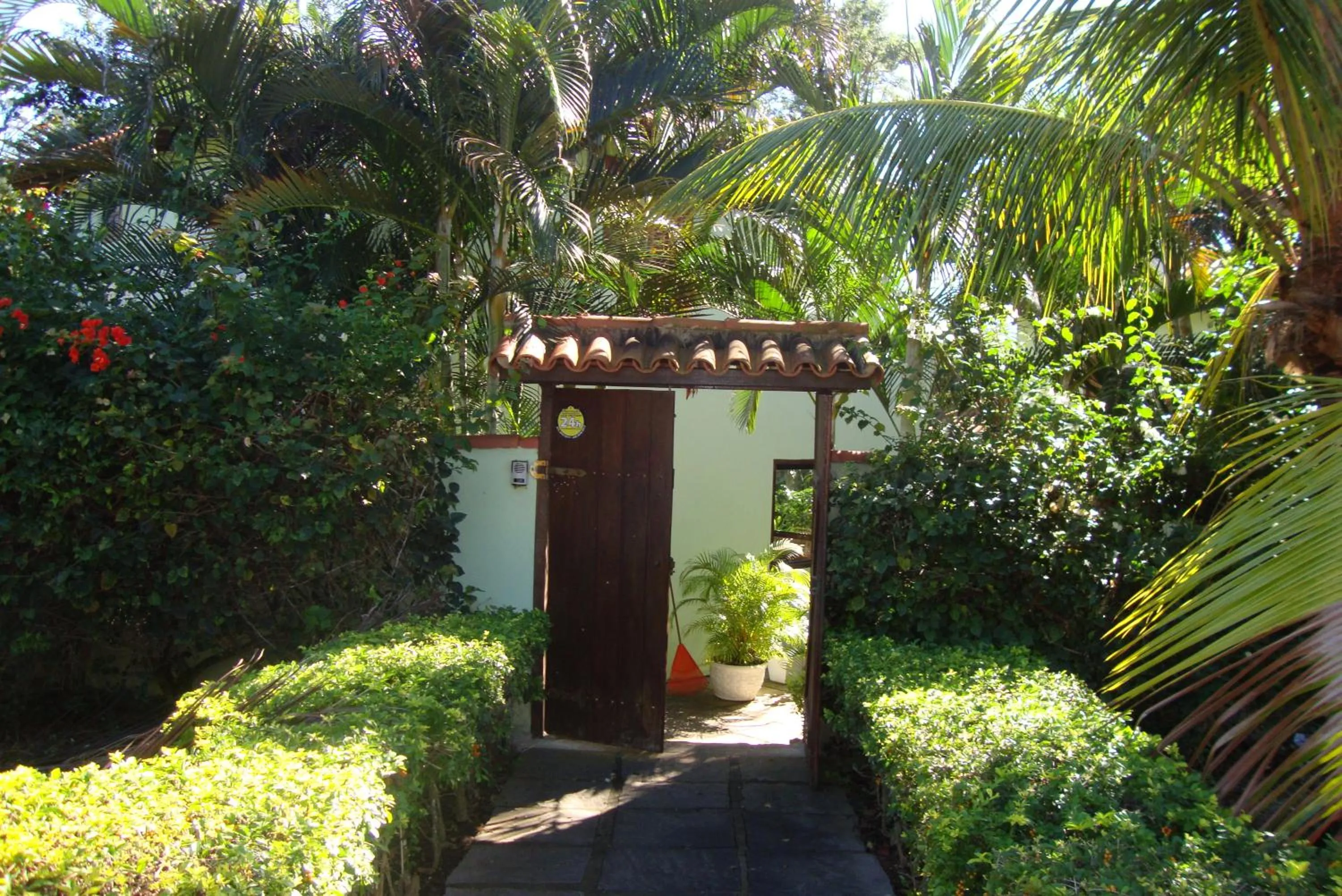 Facade/entrance in Pousada Happiness - Ferradura