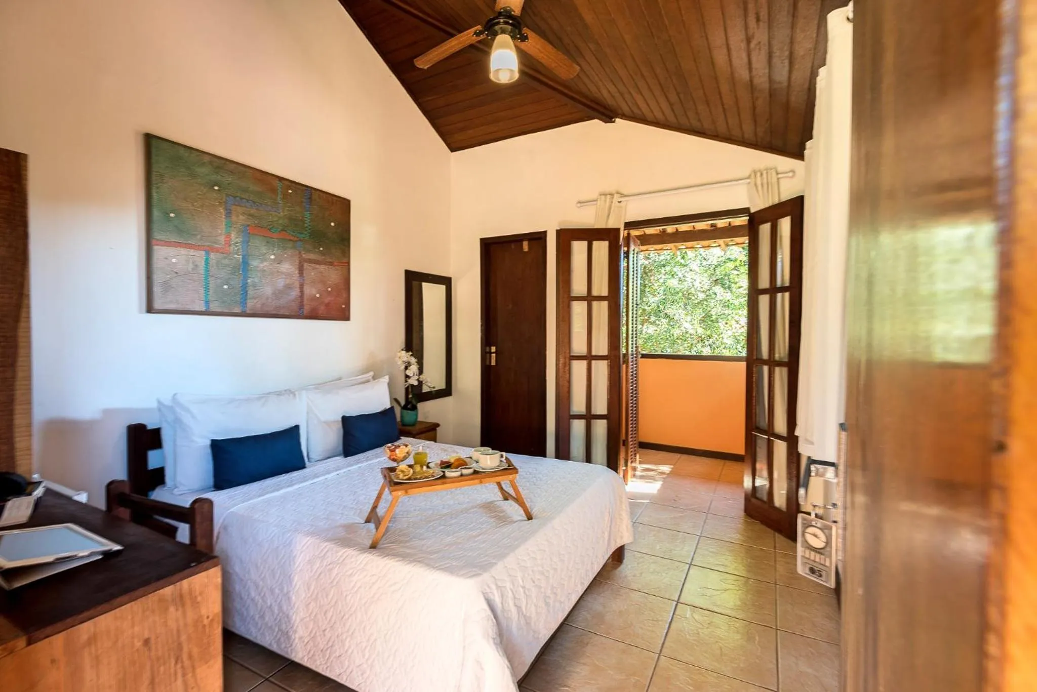 Photo of the whole room in Pousada Happiness - Ferradura