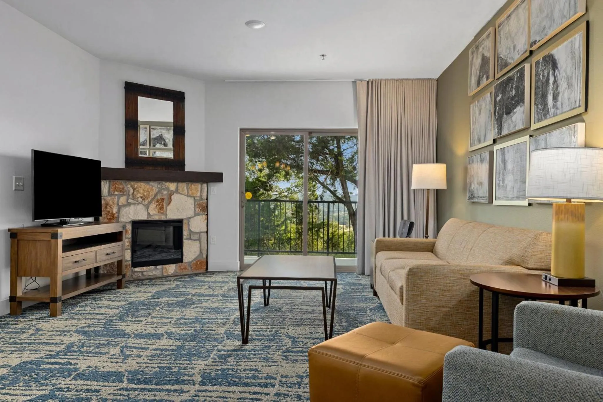 Living room in WorldMark Hunt – Stablewood Springs Resort