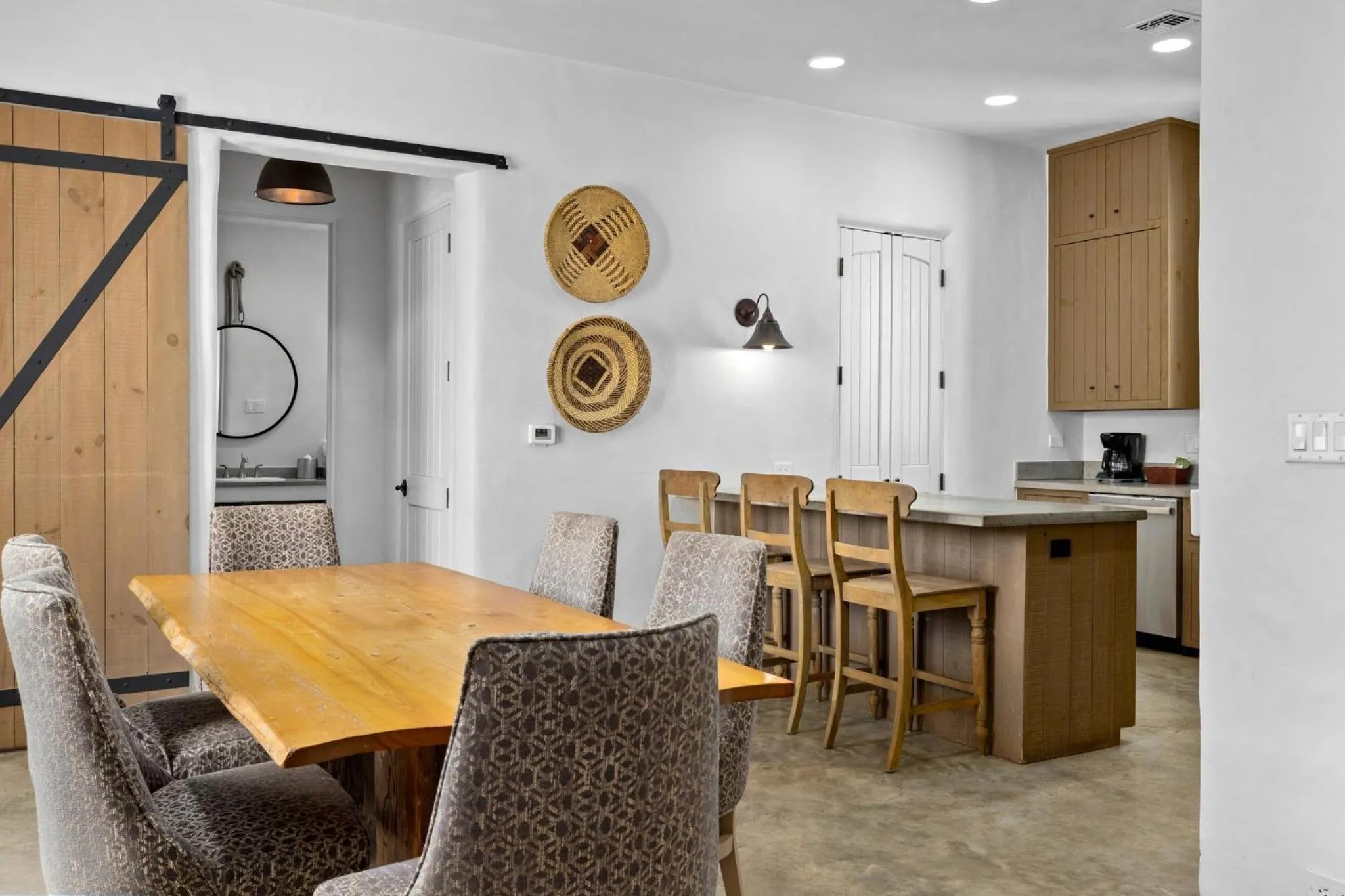 Restaurant/places to eat in WorldMark Hunt – Stablewood Springs Resort