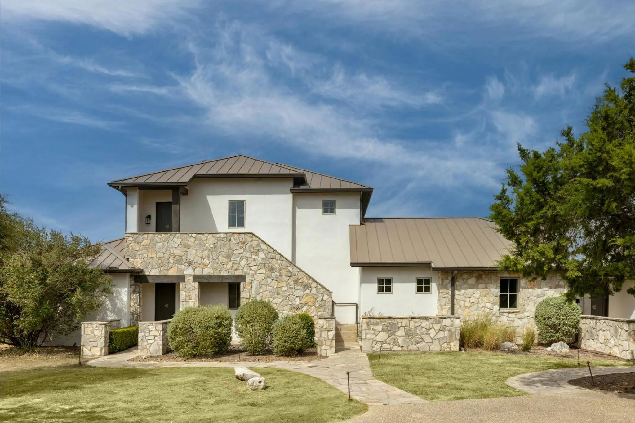 Property building in WorldMark Hunt – Stablewood Springs Resort